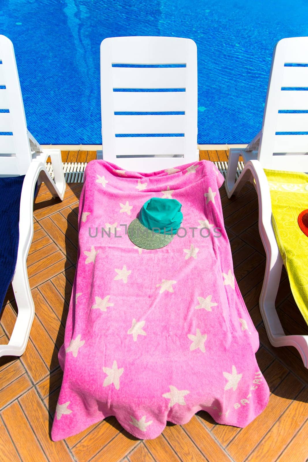 Sun chairs at the pool