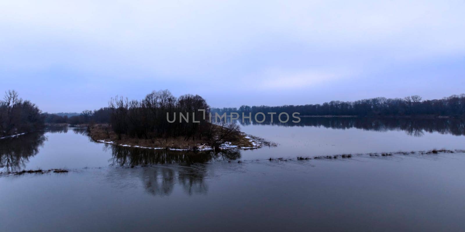 Vistula (Wisla) River in winter - Nowy Dwor Mazowiecki, Poland