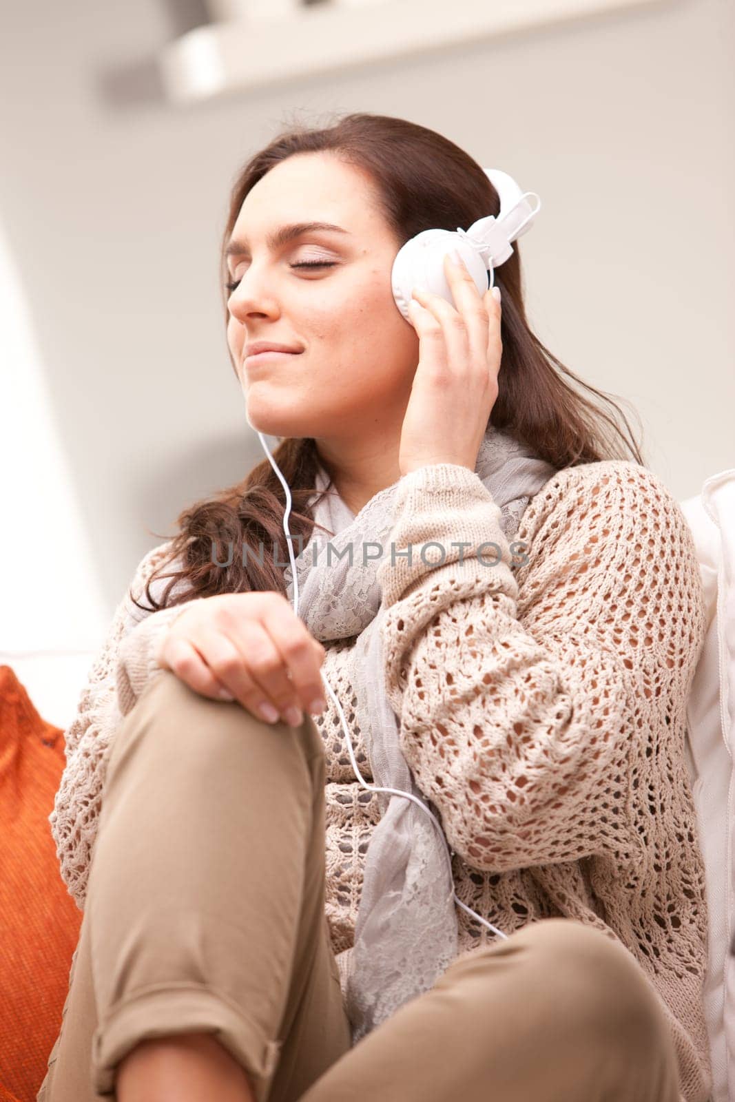 music and relax are the best in winter if you are in your living room and this girls knows it very well
