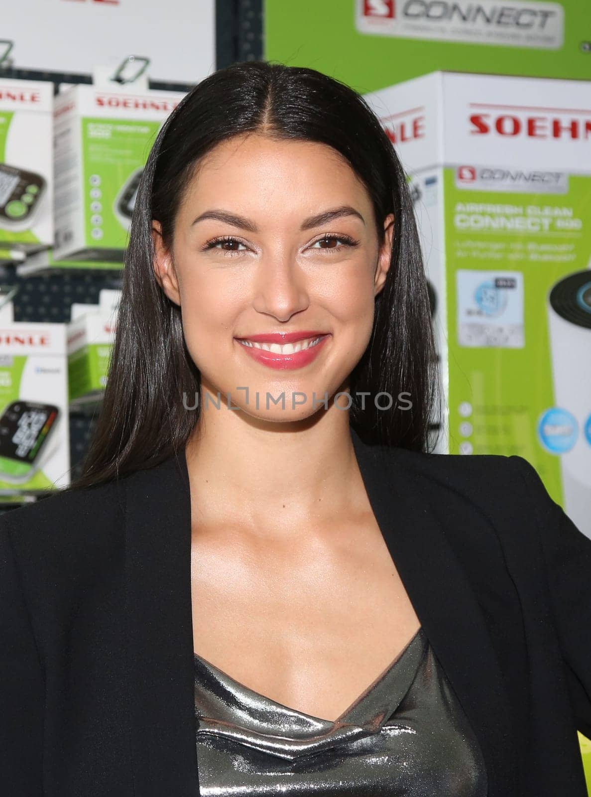 Rebecca Mir,. Rebbeca Mir presented the Soehnle Fit in 10 weeks.  On the occasion of Soehnle's 150-year anniversary in the Panorama Lounge Hamburg ,15.05.2018