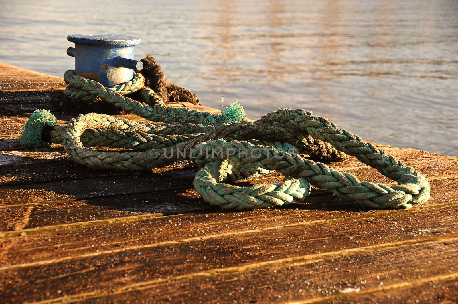 Bollards with ship jam