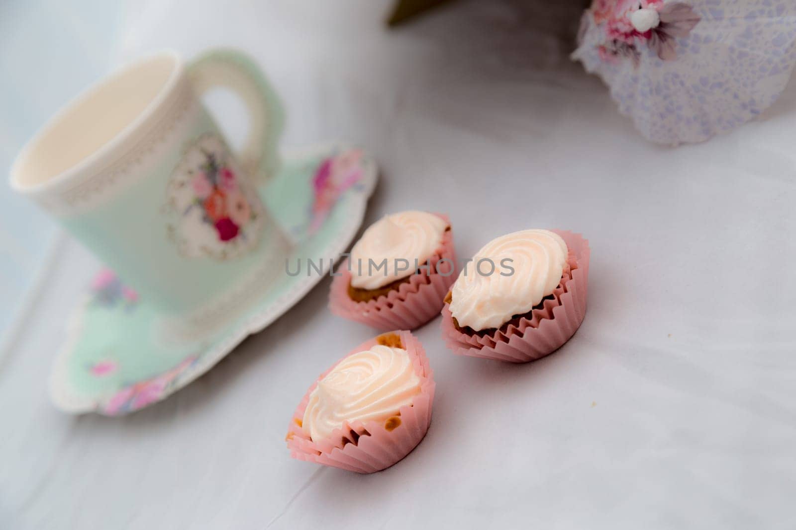 Summer cupcakes
