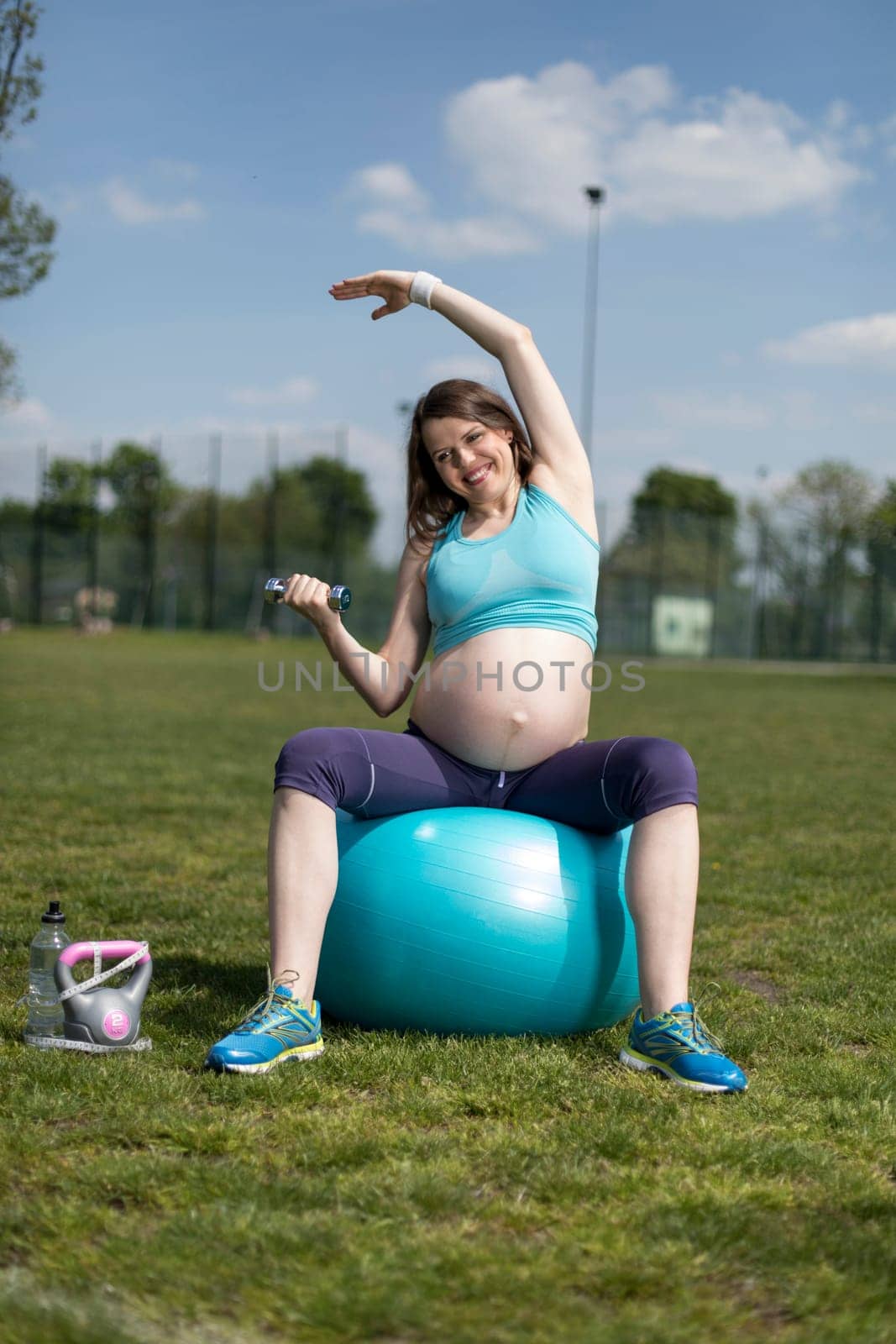 Fitball in the gym, Pregnant woman