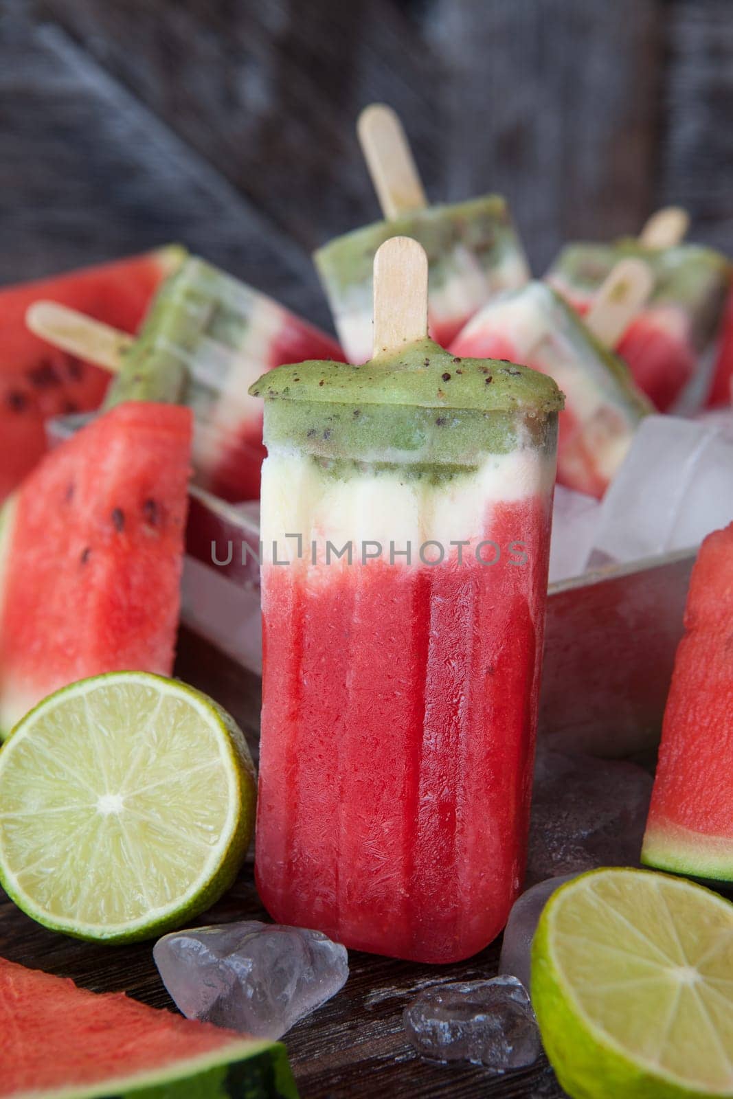 Popsicles with yogurt and fresh fruit