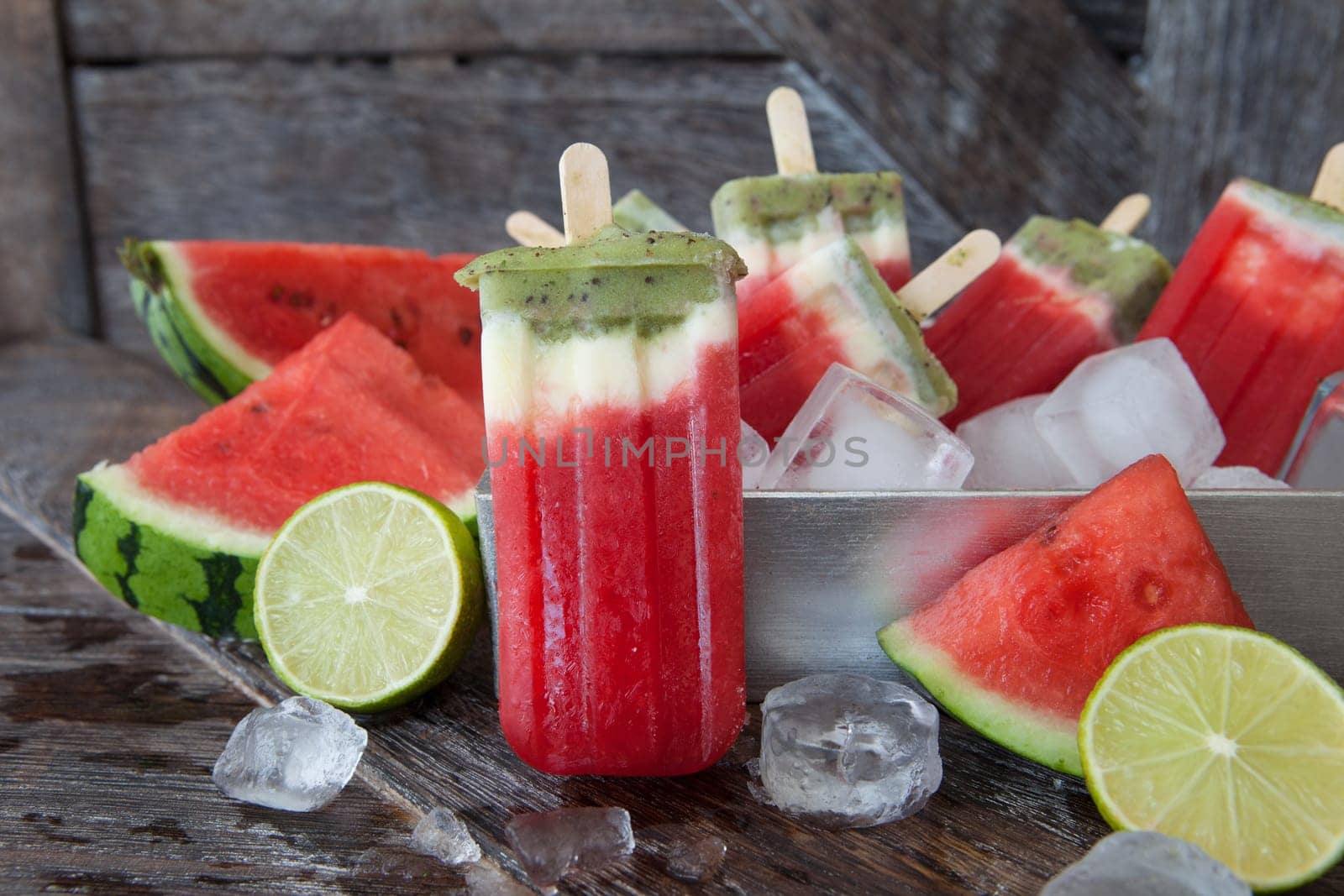Popsicles with yogurt and fresh fruit