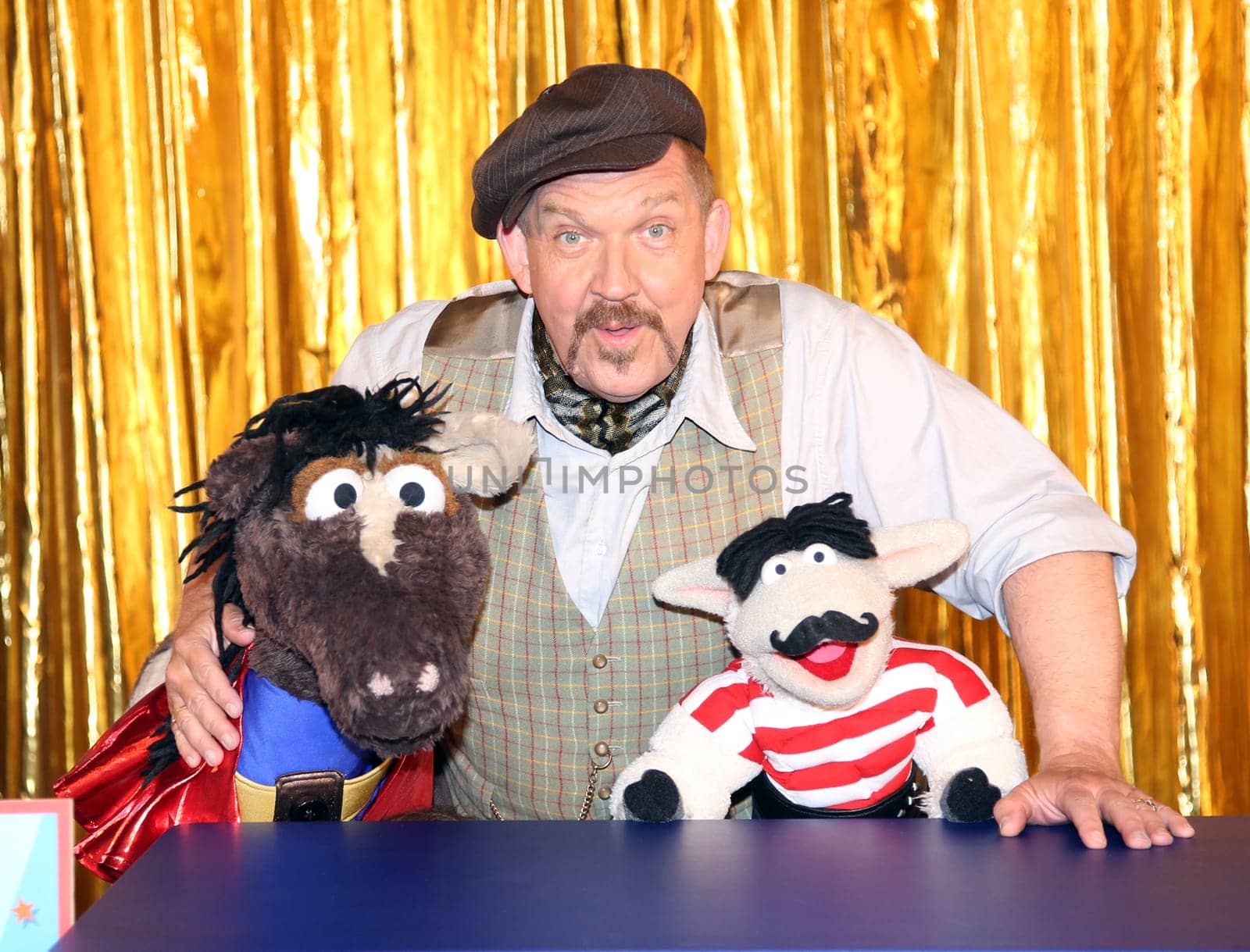 Dietmar Baer ,. Photo Opportunity of Sesame Street _ Alarm at the Circus at the Abrax Kadabrax Circus Tent Hamburg-Osdorf on 18.07.2018
