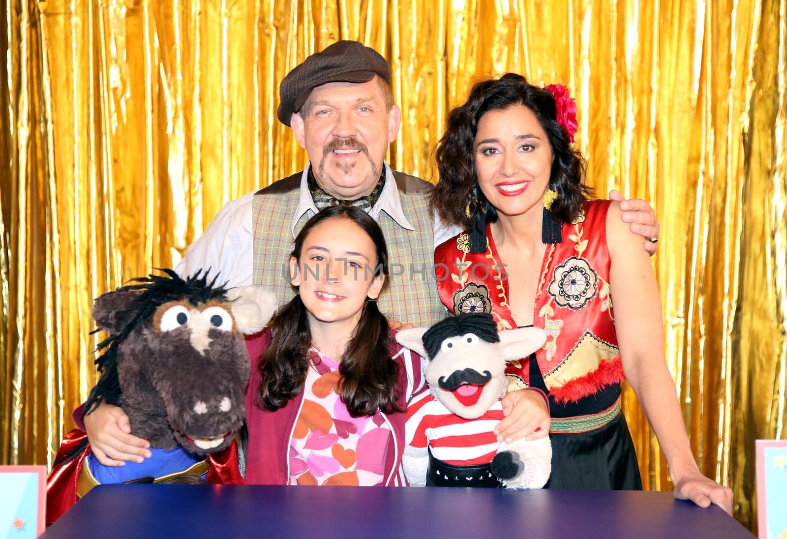 Dietmar Baer ,Mavi Bosse and Dorka Gryllus,. Photo Opportunity of Sesame Street _ Alarm at the Circus at the Abrax Kadabrax Circus Tent Hamburg-Osdorf on 18.07.2018