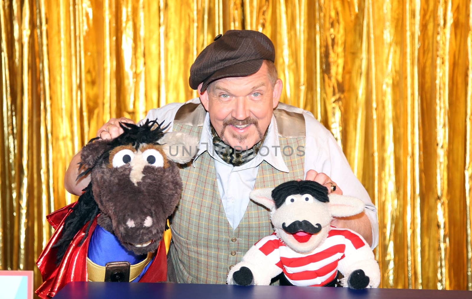 Dietmar Baer ,. Photo Opportunity of Sesame Street _ Alarm at the Circus at the Abrax Kadabrax Circus Tent Hamburg-Osdorf on 18.07.2018