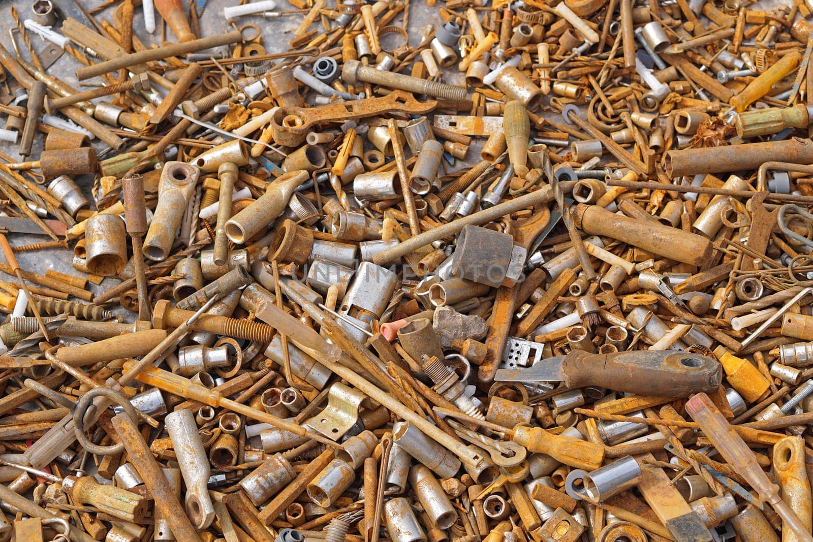 Big bunch of old rusty tools and parts