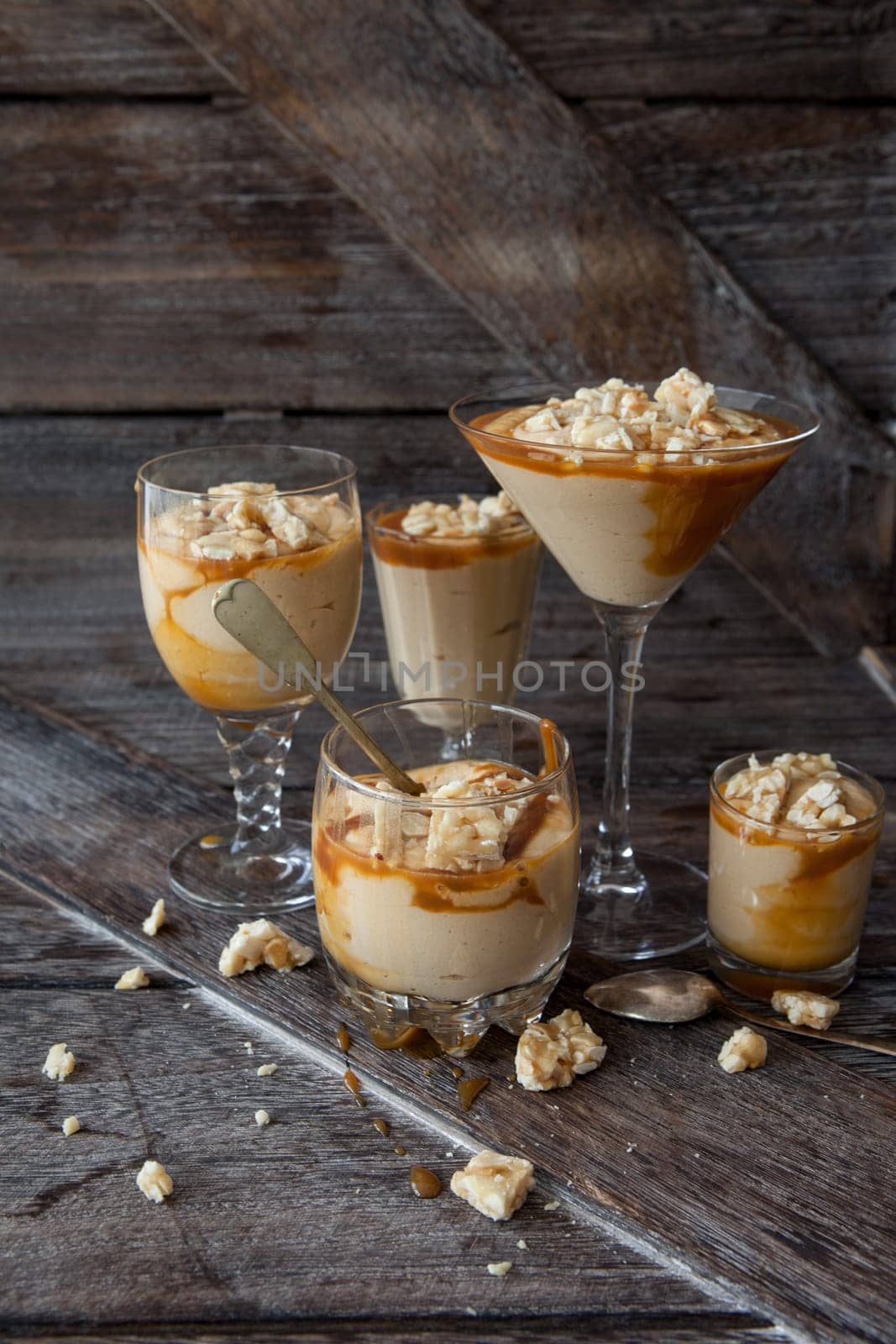 Delicious caramel mousse with butterscotch and peanut brittle