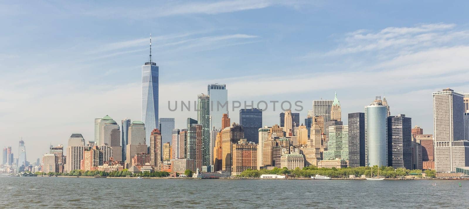 Panoramic view of Lower Manhattan, New York City, USA.