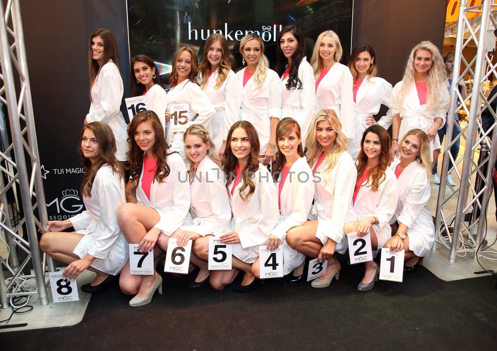 Female  Member ,.Miss & Mister Hamburg modelcontest   2018 at the  Europapassage Hamburg . 31.08.2018