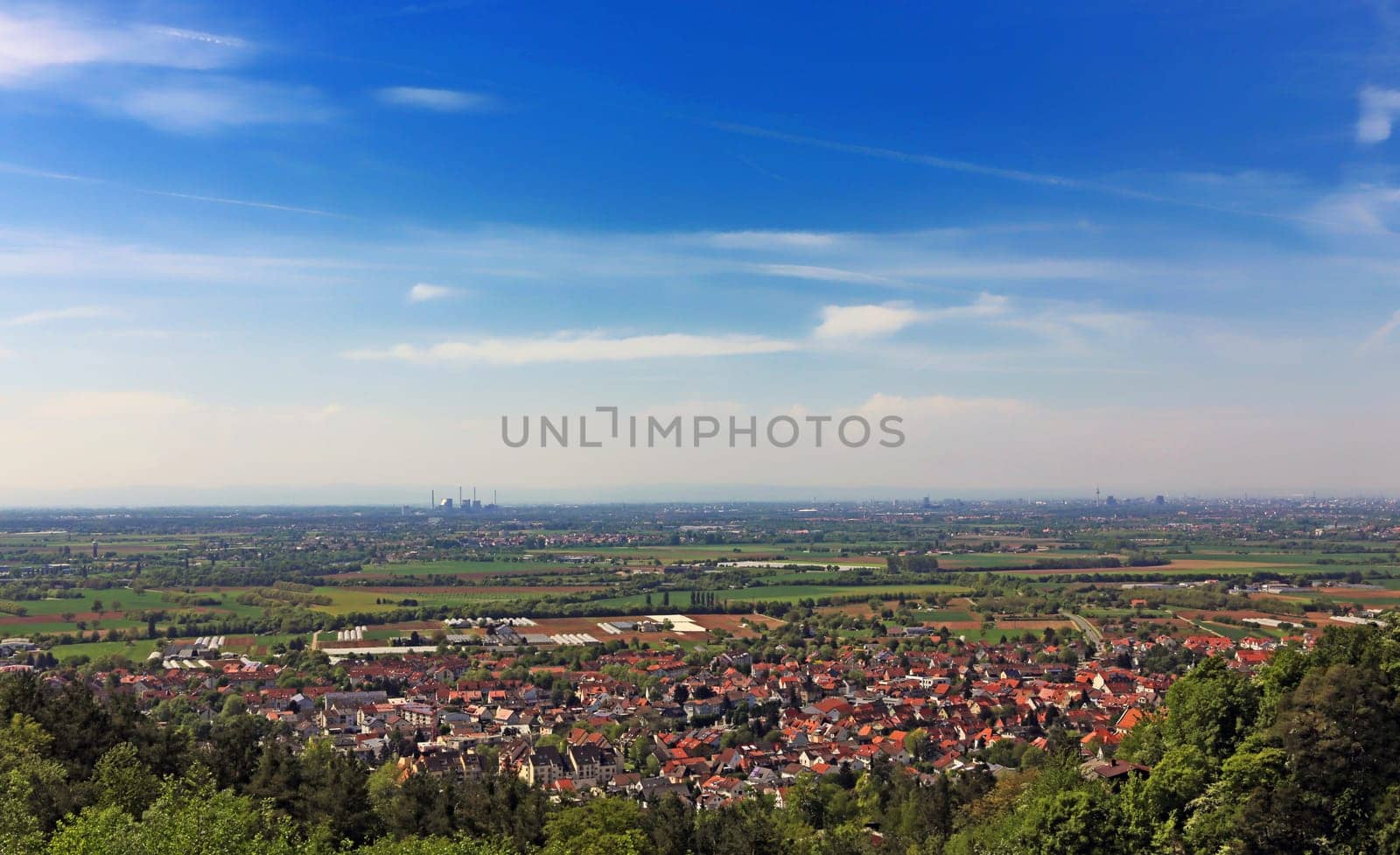 Dossenheim an der Bergstraße and Mannheim in the Rhine plain