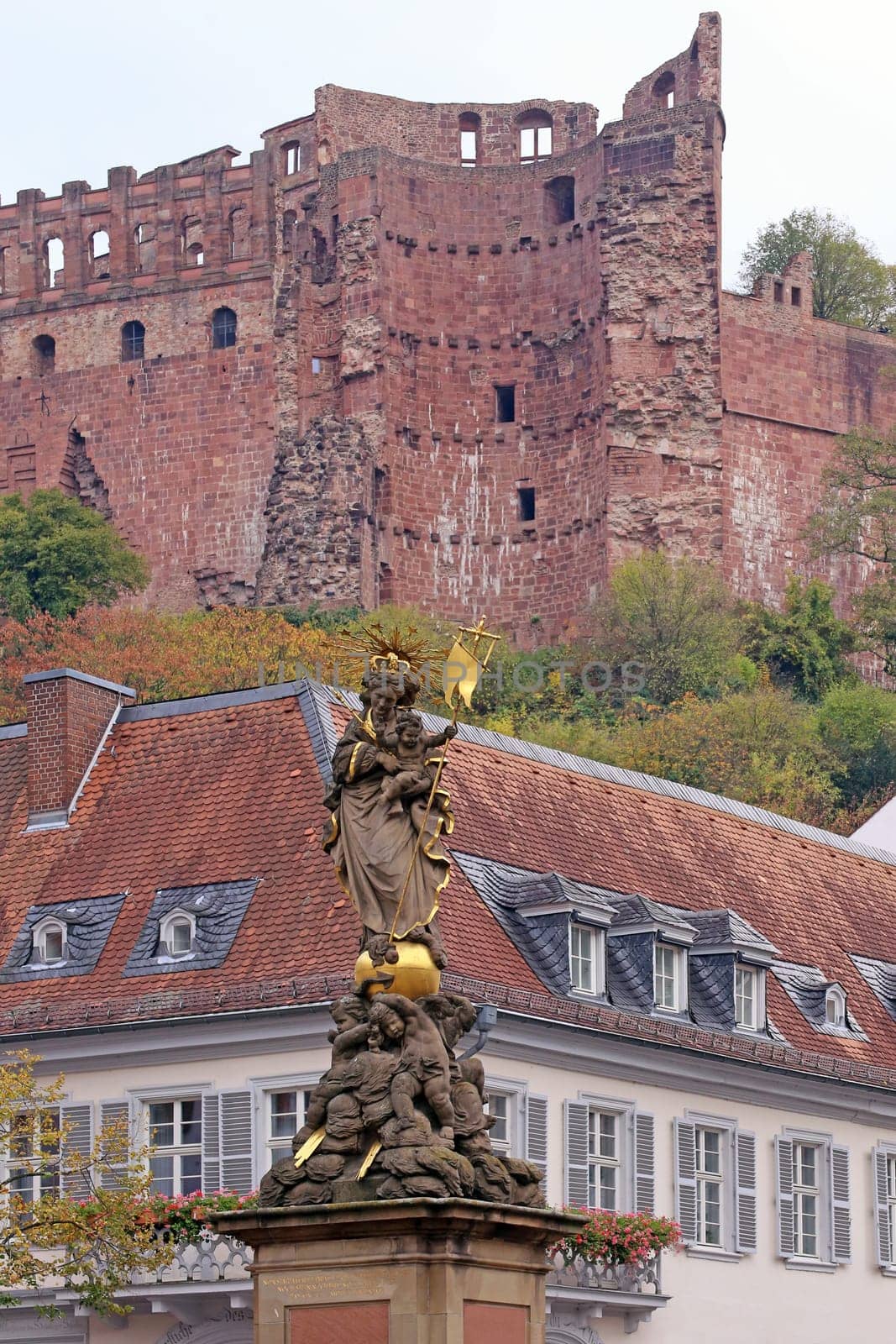Madonna statue on the Kornmarkt in Heidelberg in front of Heidelberg Castle