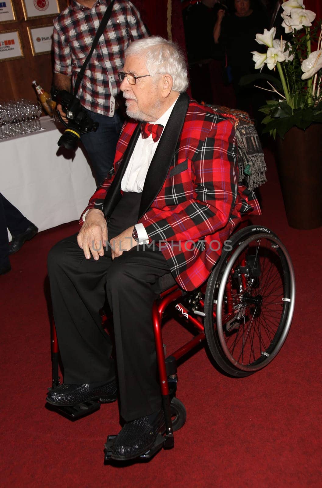Bill Ramsey , .Hamburg Premiere von    PALAZZO Dinner - Show King and Queens  im  PALAZZO-Spiegelpalast Hamburg