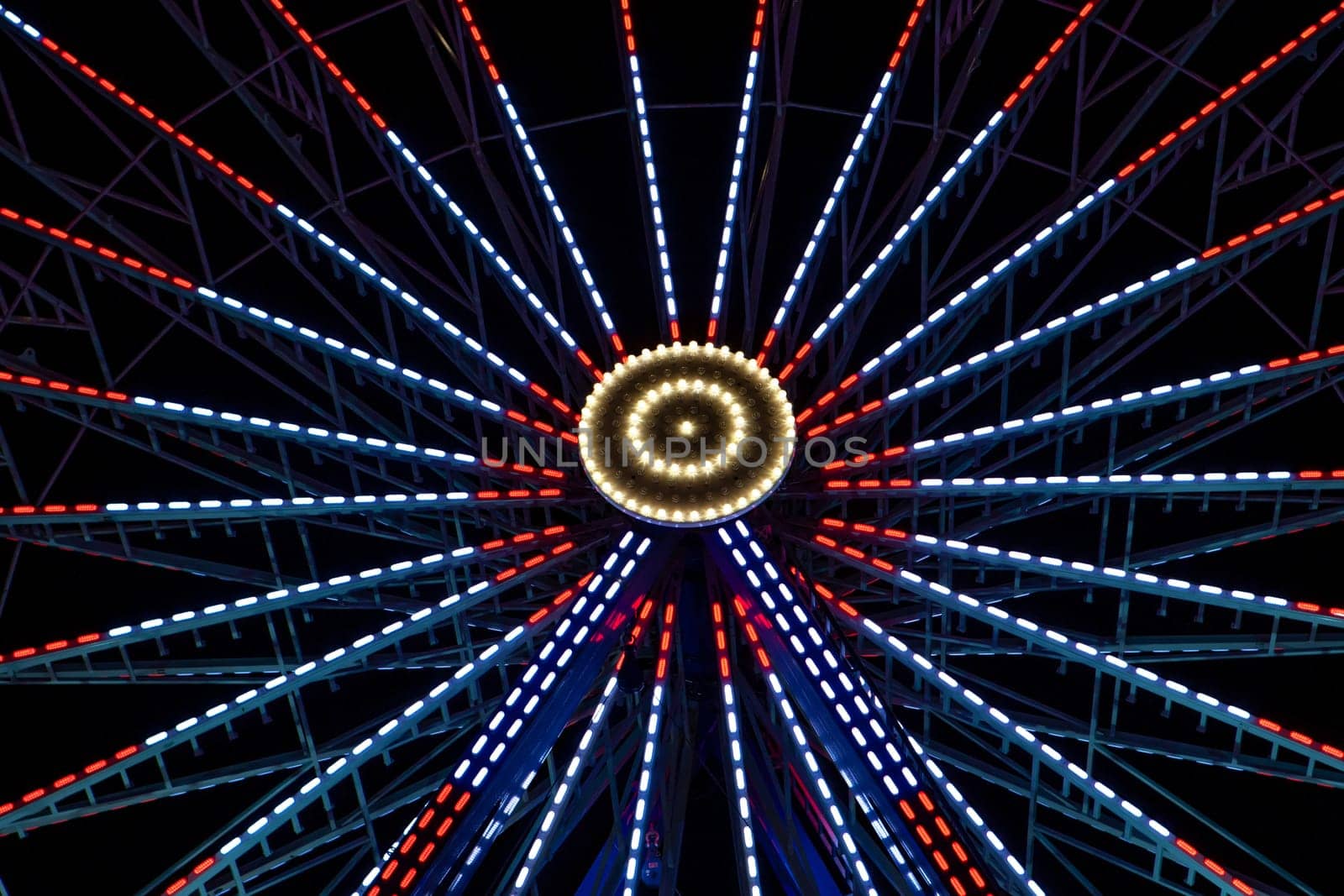 illuminated ferris Wheel at night