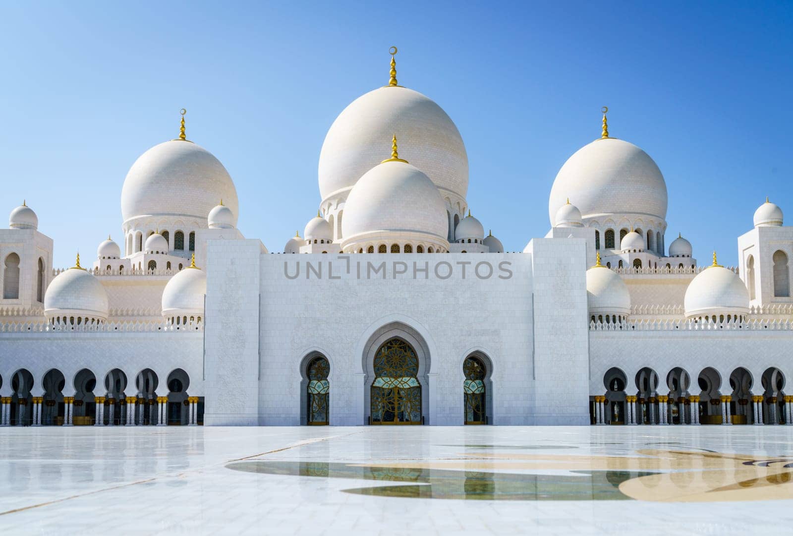 Inner court of Sheikh Zayed Grand Mosque in Abu Dhabi, UAE