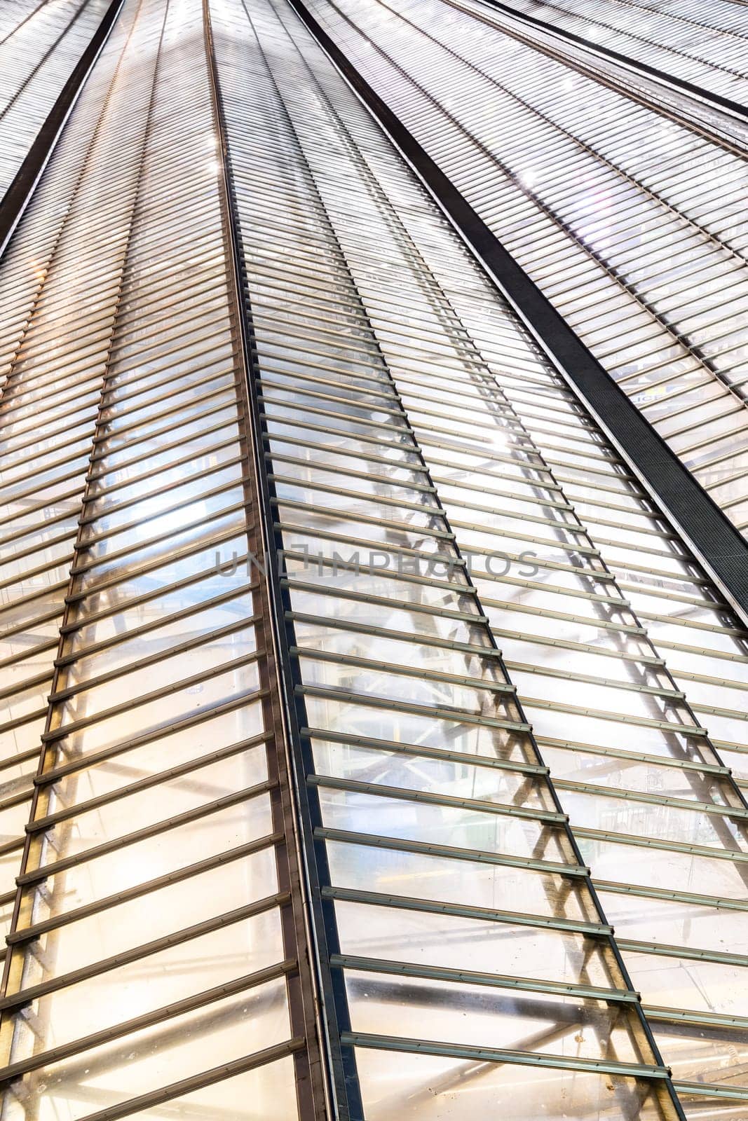 Illumination of glass roof of train station