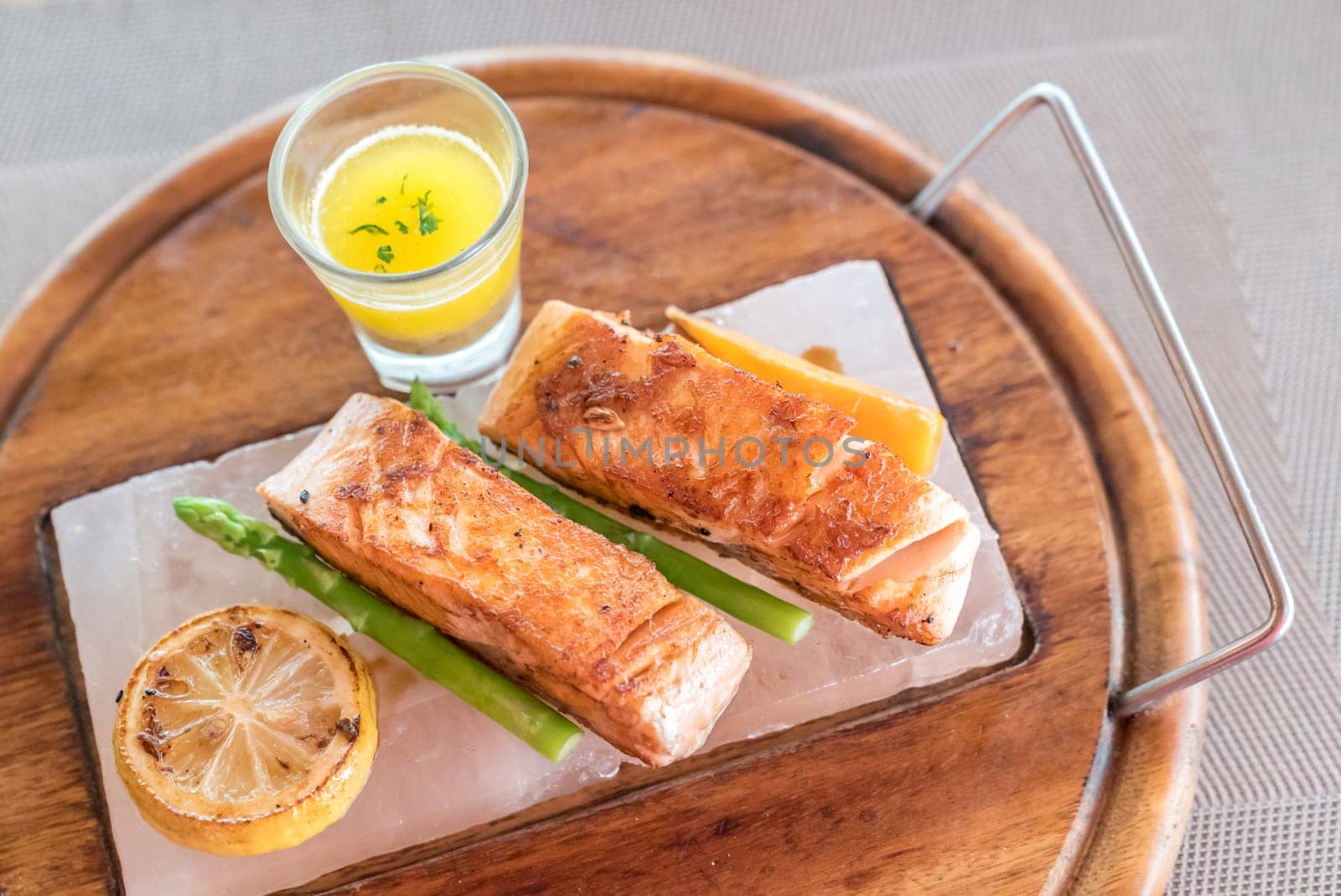 Grilled Atlantic Salmon with lemon sauce