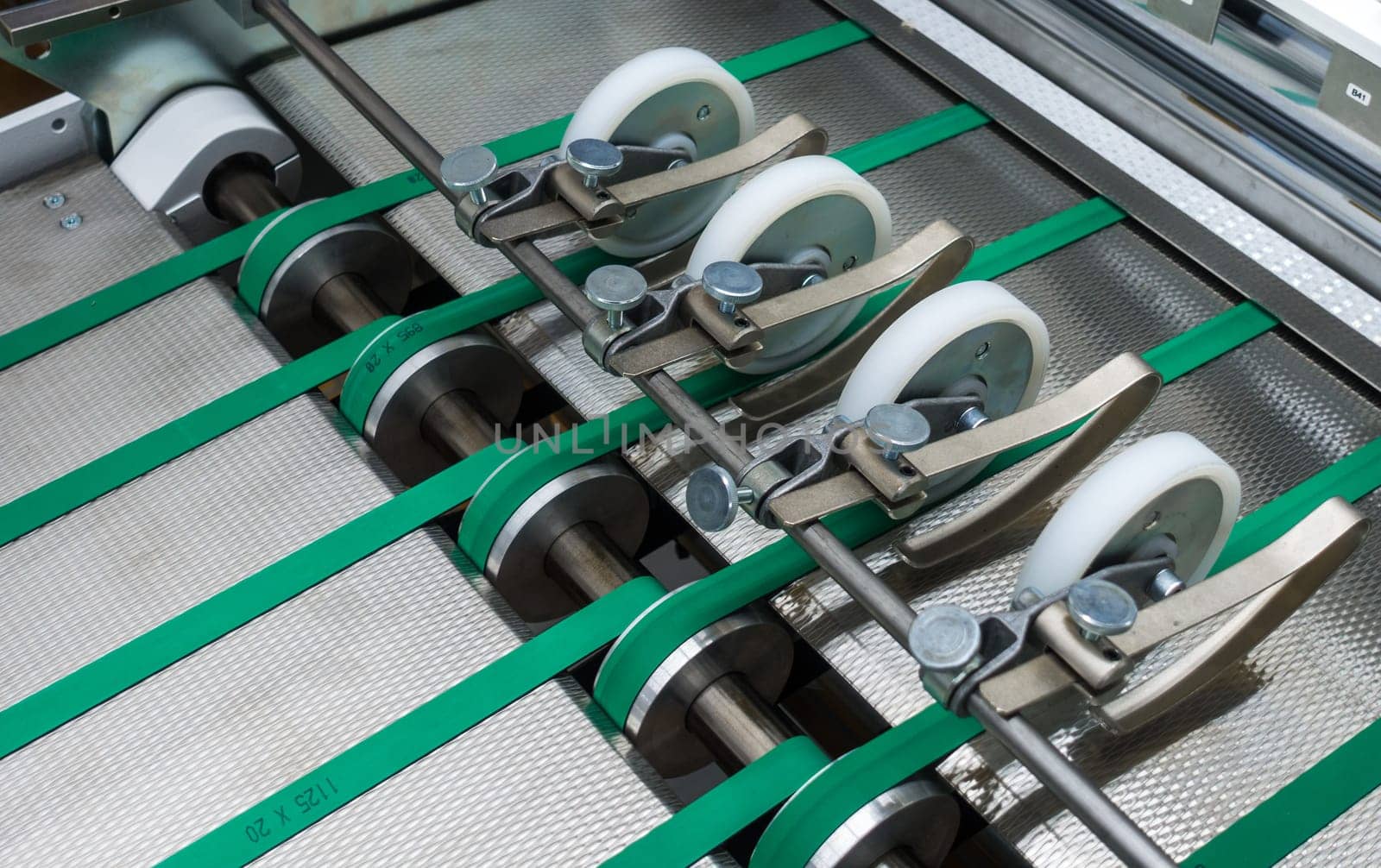 Folding Machine Green Belts Feed Wheels Metal Industrial Appliance Paper