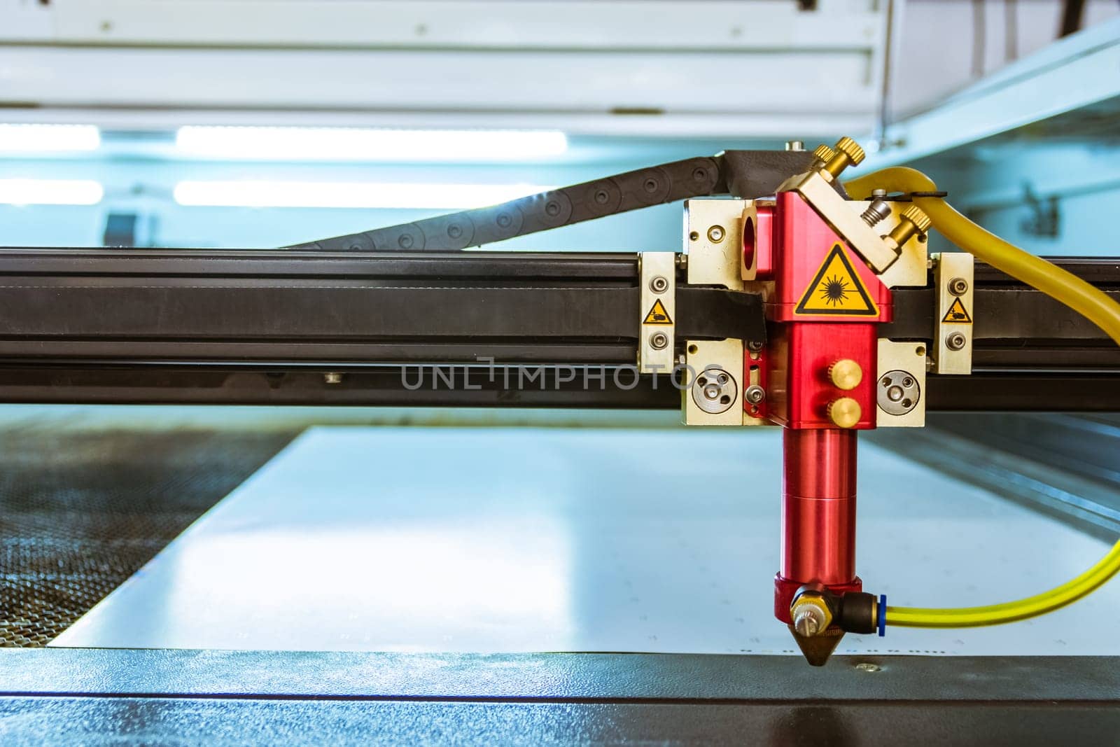 Laser Cutting Machine Thin Materials Cut Head Beam Idle Open Inside Red Body Metal Industrial Professional Production Sheet