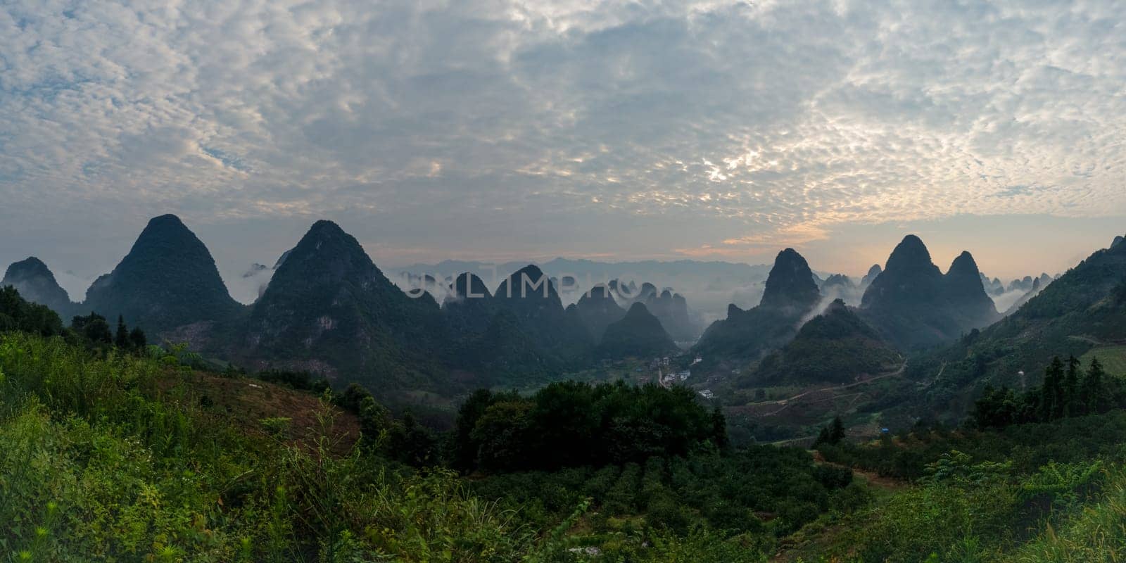 Yangshuo Sunrise Landscape Chinese Mountains