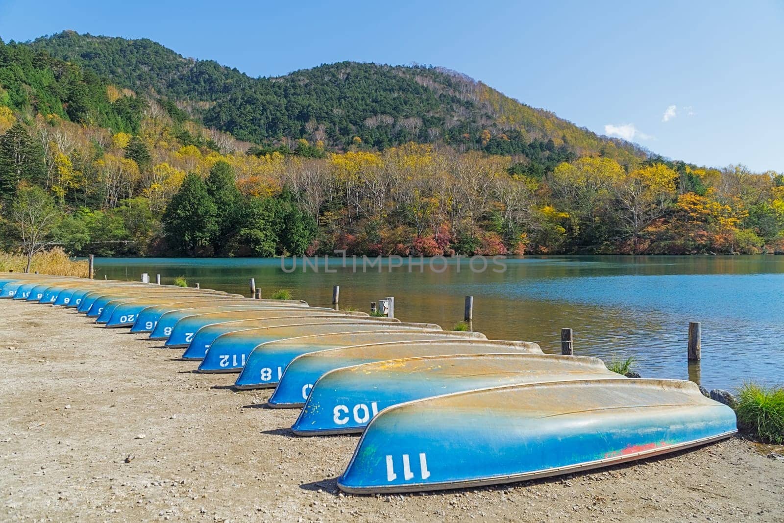 Lake Yunoko is a small lake located just north of Senjogahara marsh and it is located about 6 km north-northwest of Lake Chuzenji. This photo was shot in autumn.