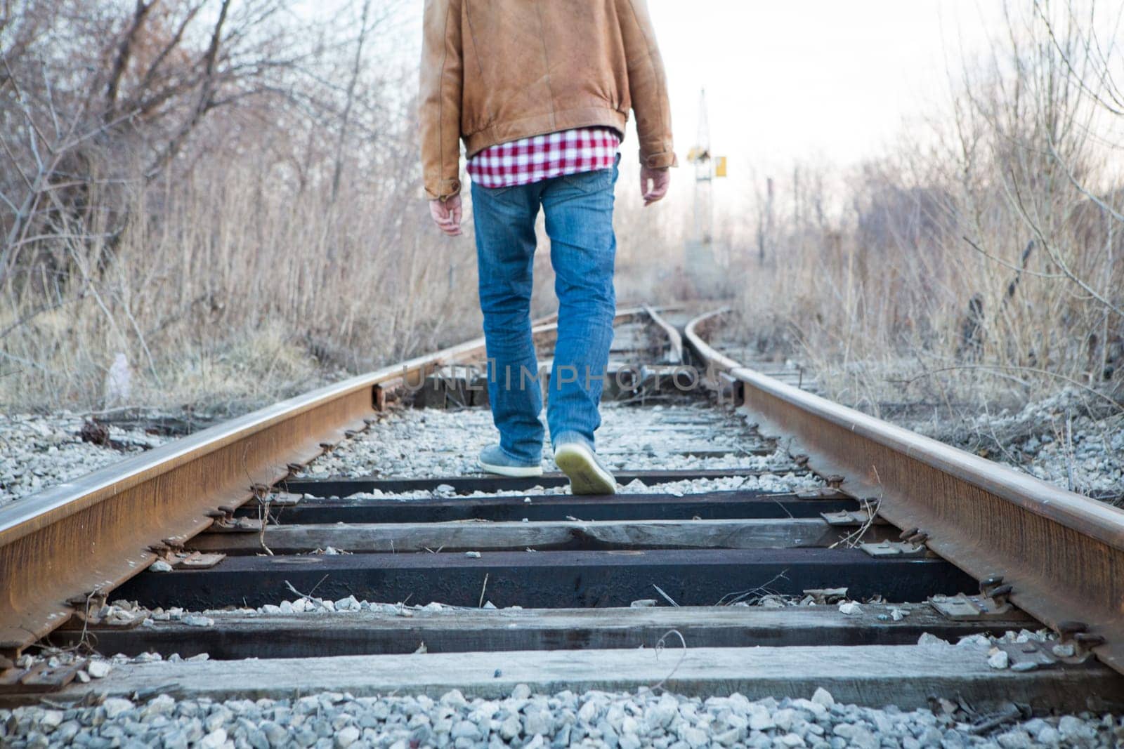 railway road to horizon