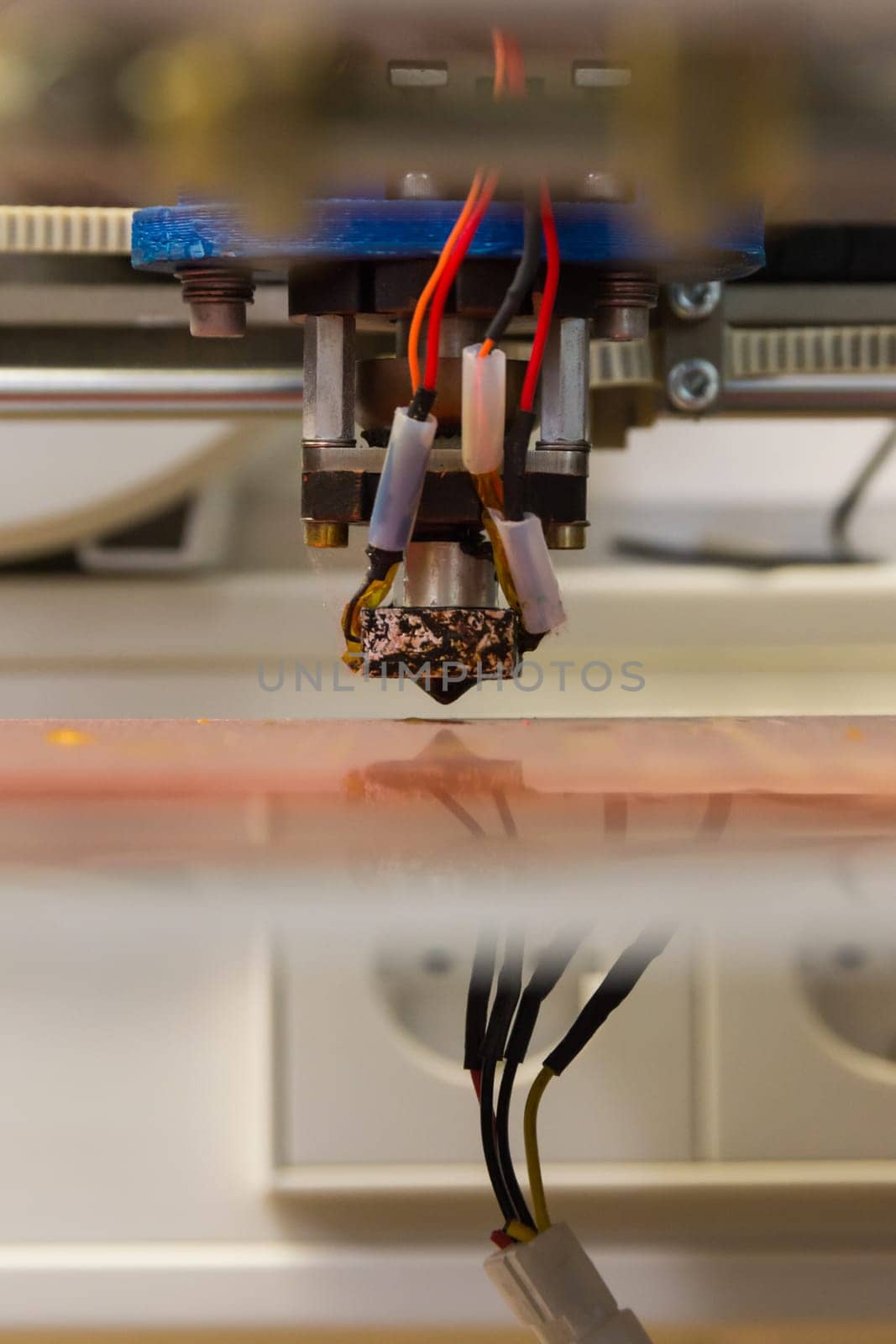 3D Printer Tip Reflective Table Surface Operation Jet Equipment Manufacturing