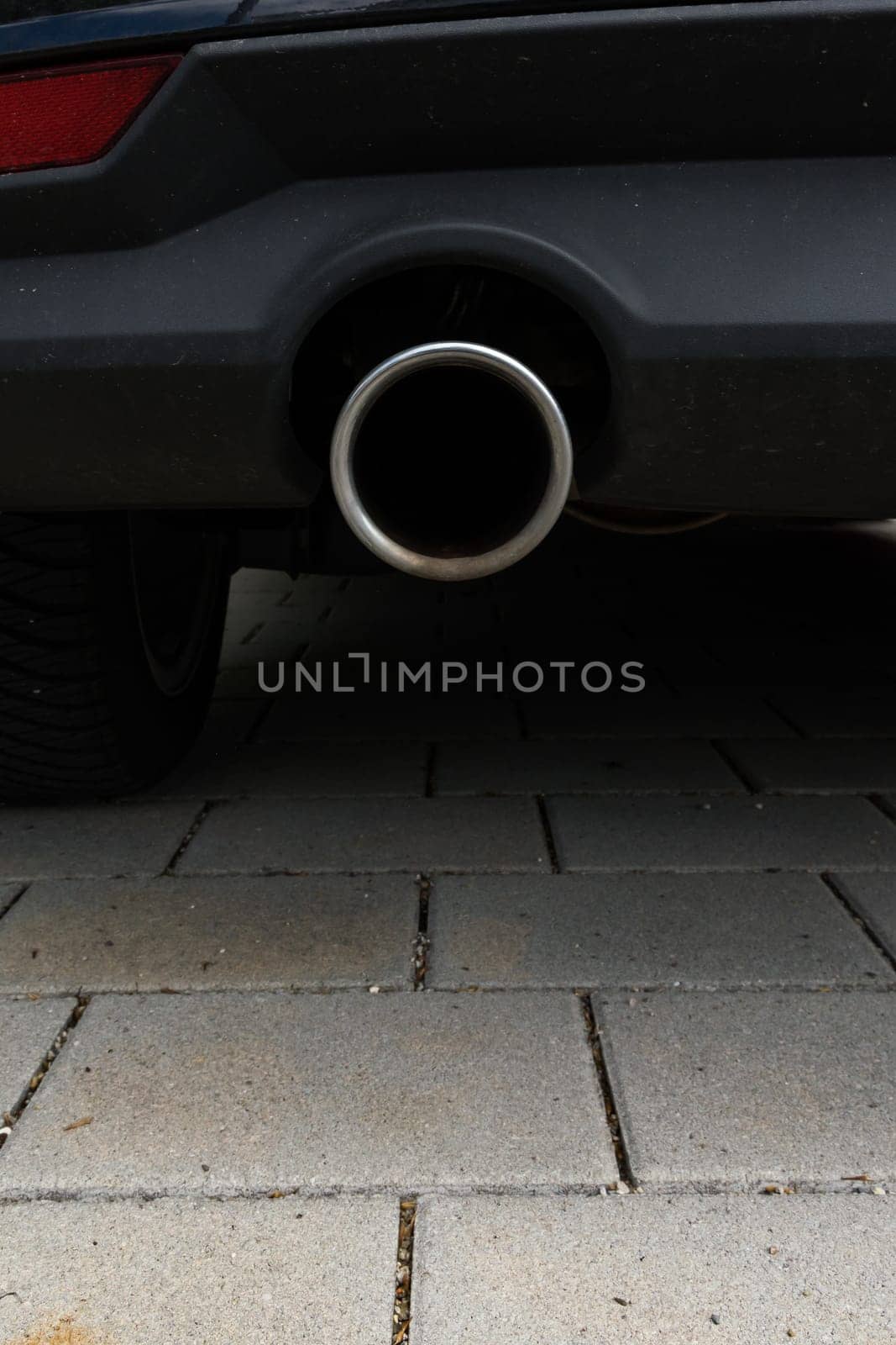 Muffler Underside Car Macro Detail Driveway Fender Pollution