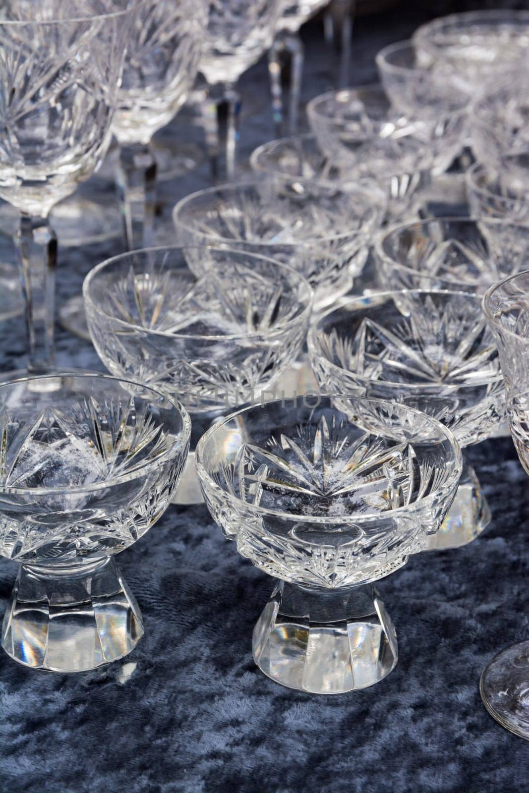 Fine Crystal Glasses Shining Felt Table Product Drinking Gastronomy Group Restaurant