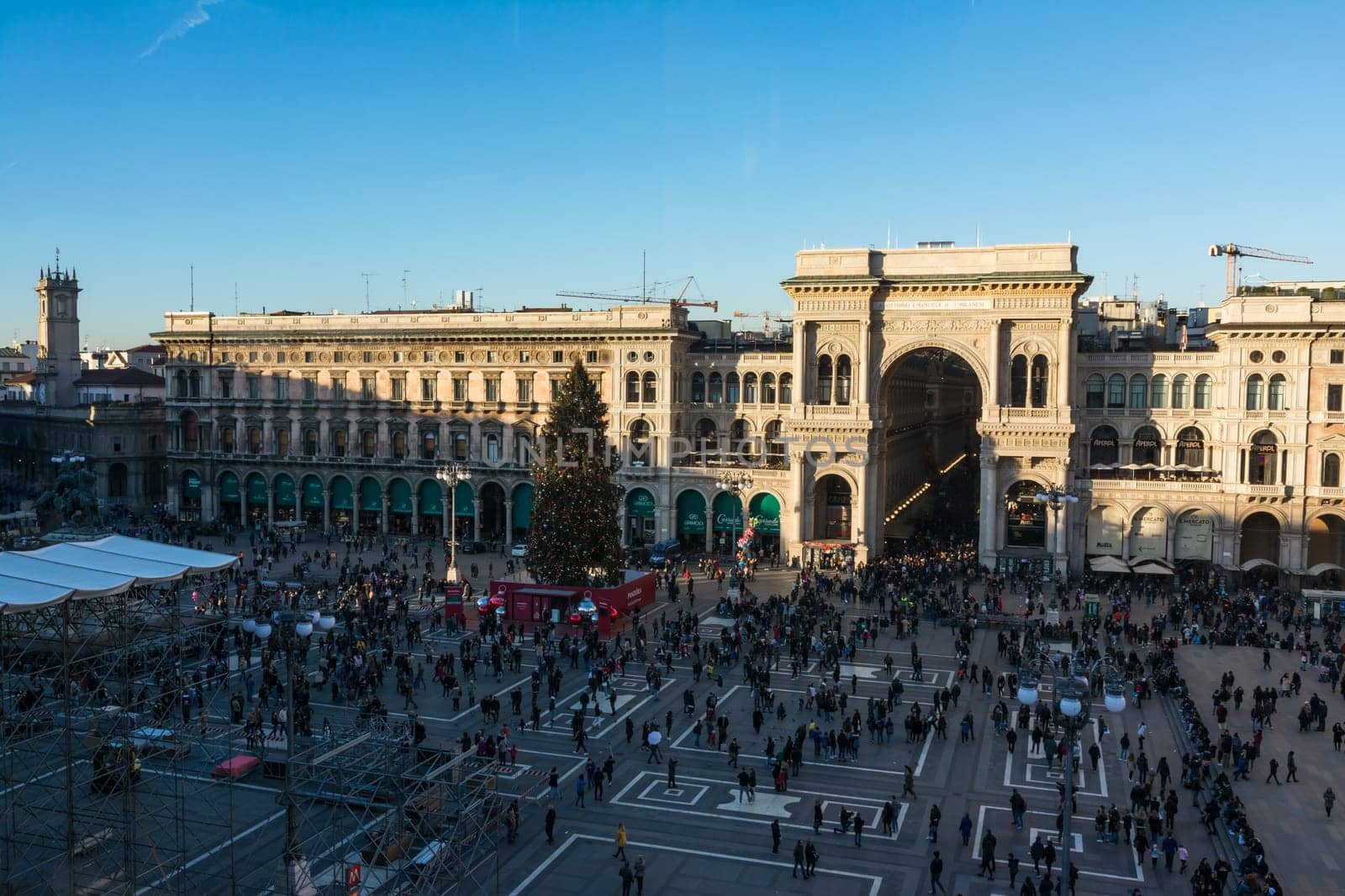 Galleria Vittorio Emanuele II Entryway Famous Destination Italy Architecture Shopping Mall During Christmas 2016 Traveling Winter Sightseeing Crowd