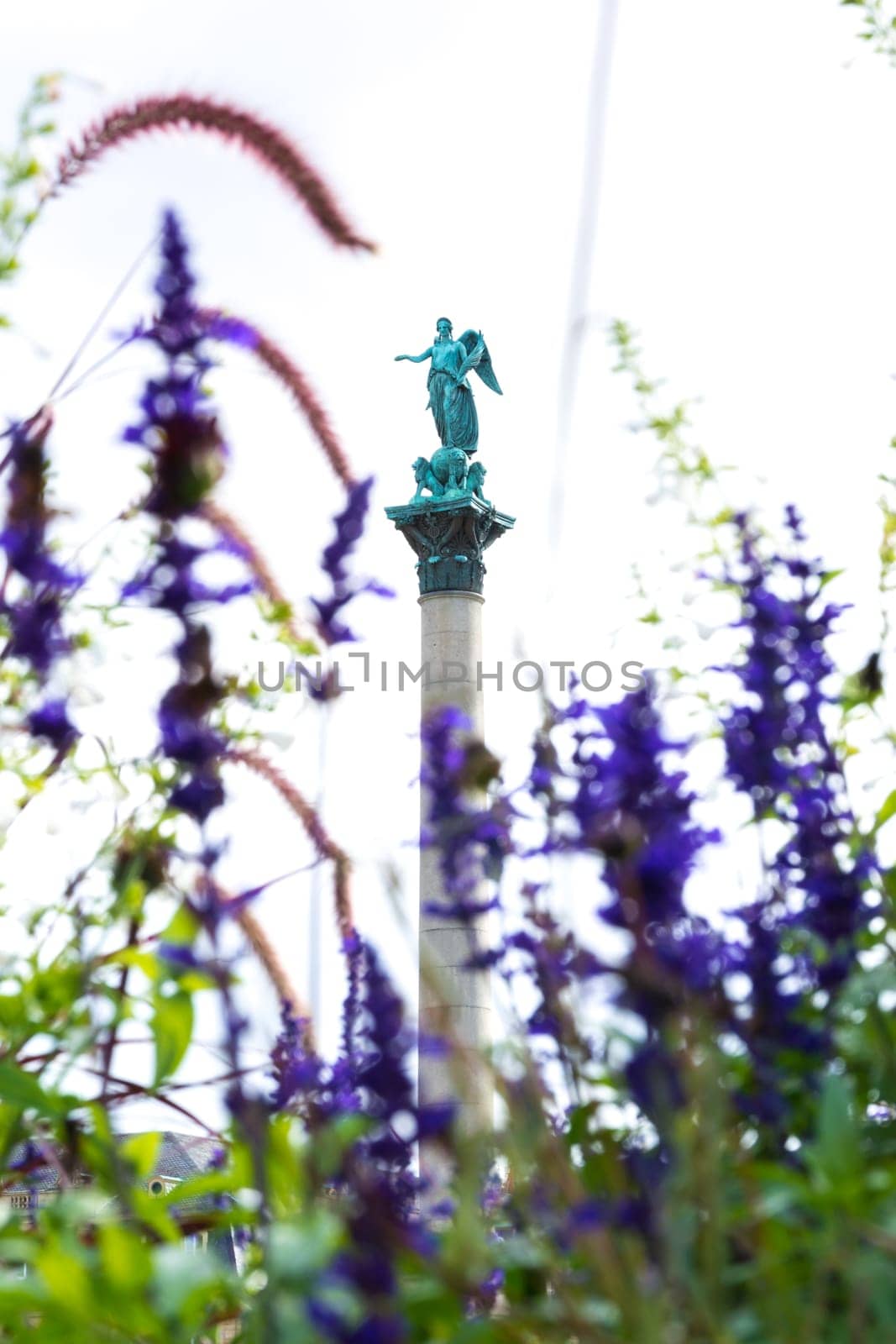Stuttgart Siegesaeule Schlossplatz Column Statue Flowers Ground Grass Travel Destination Europe Architecture