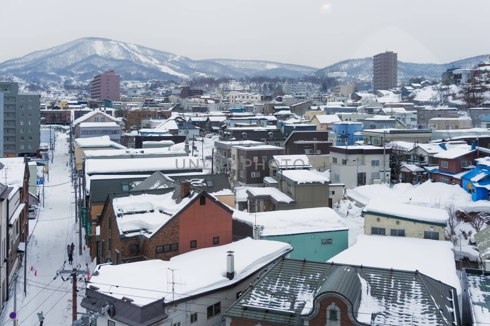 Otaru is a small harbor city, about half an hour northwest of Sapporo by train. Its beautifully preserved canal area and interesting herring mansions make Otaru a pleasant day trip from Sapporo or a nice stop en route to or from Niseko or the Shakotan Peninsula.