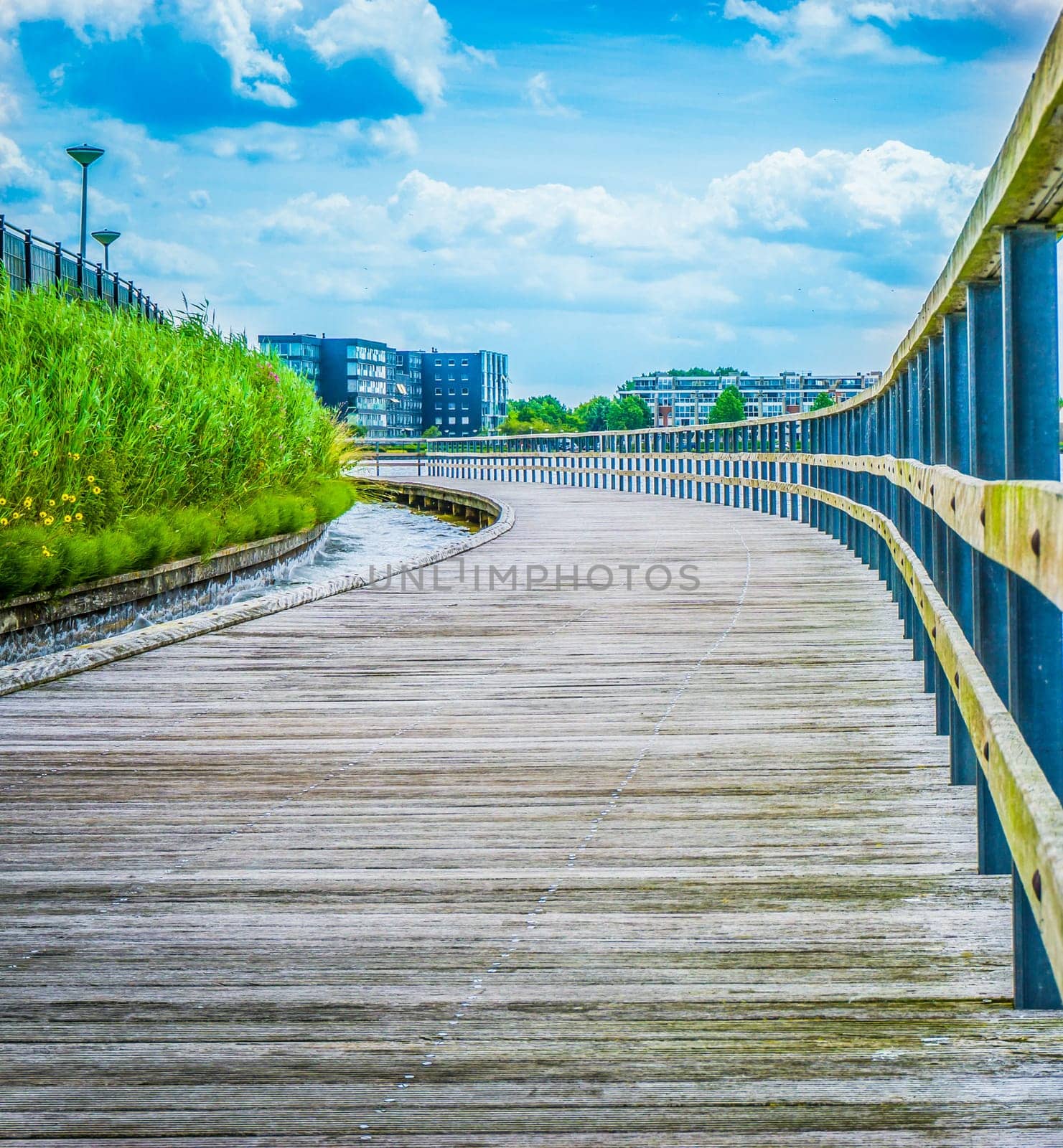 pier going in to a curve with nice city view