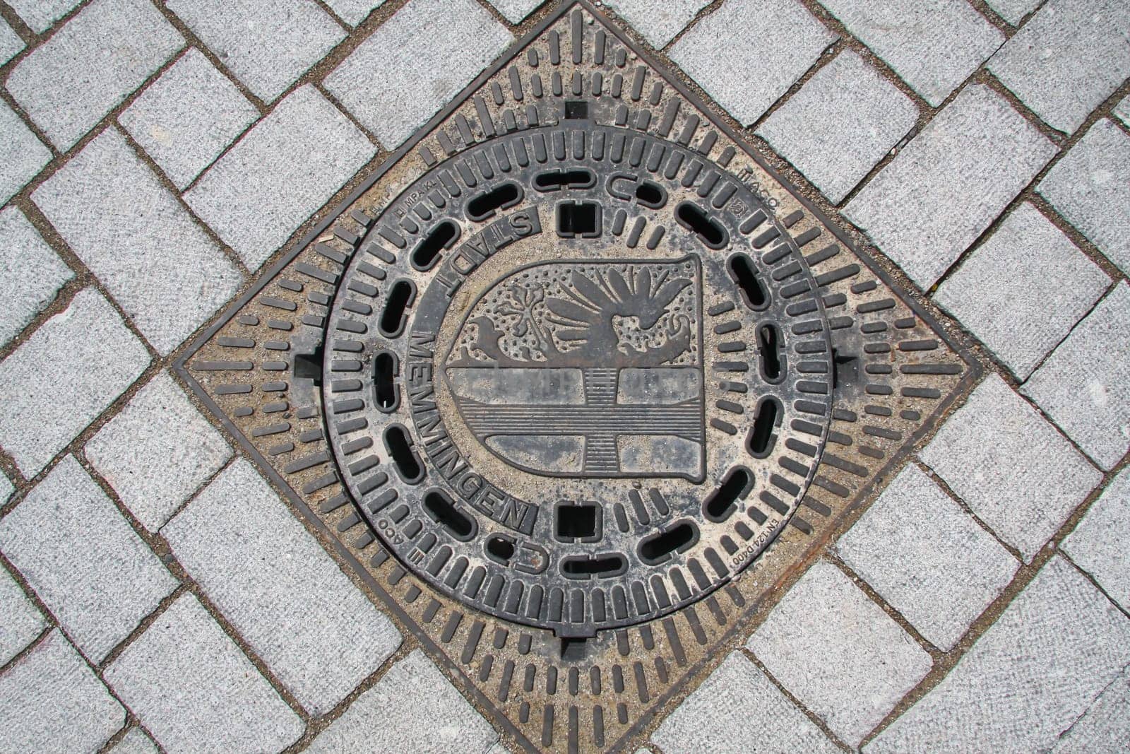 Kanaldeckel Memmingen is a city in Bayern/Germany with many historical attractions