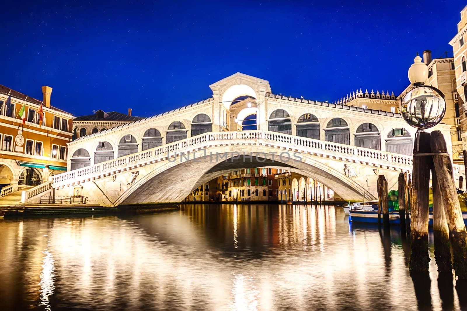 The Rialto bridge in Venice, night view.