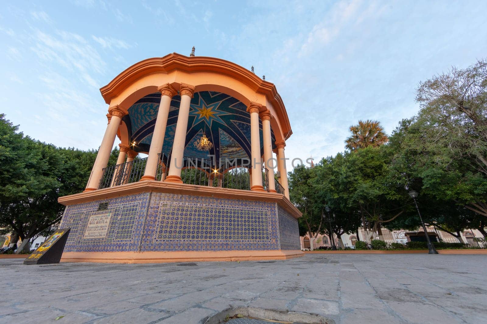 Quiosco in Main Plaza Miguel Hidalgo Matamoros with wide-angle lens.