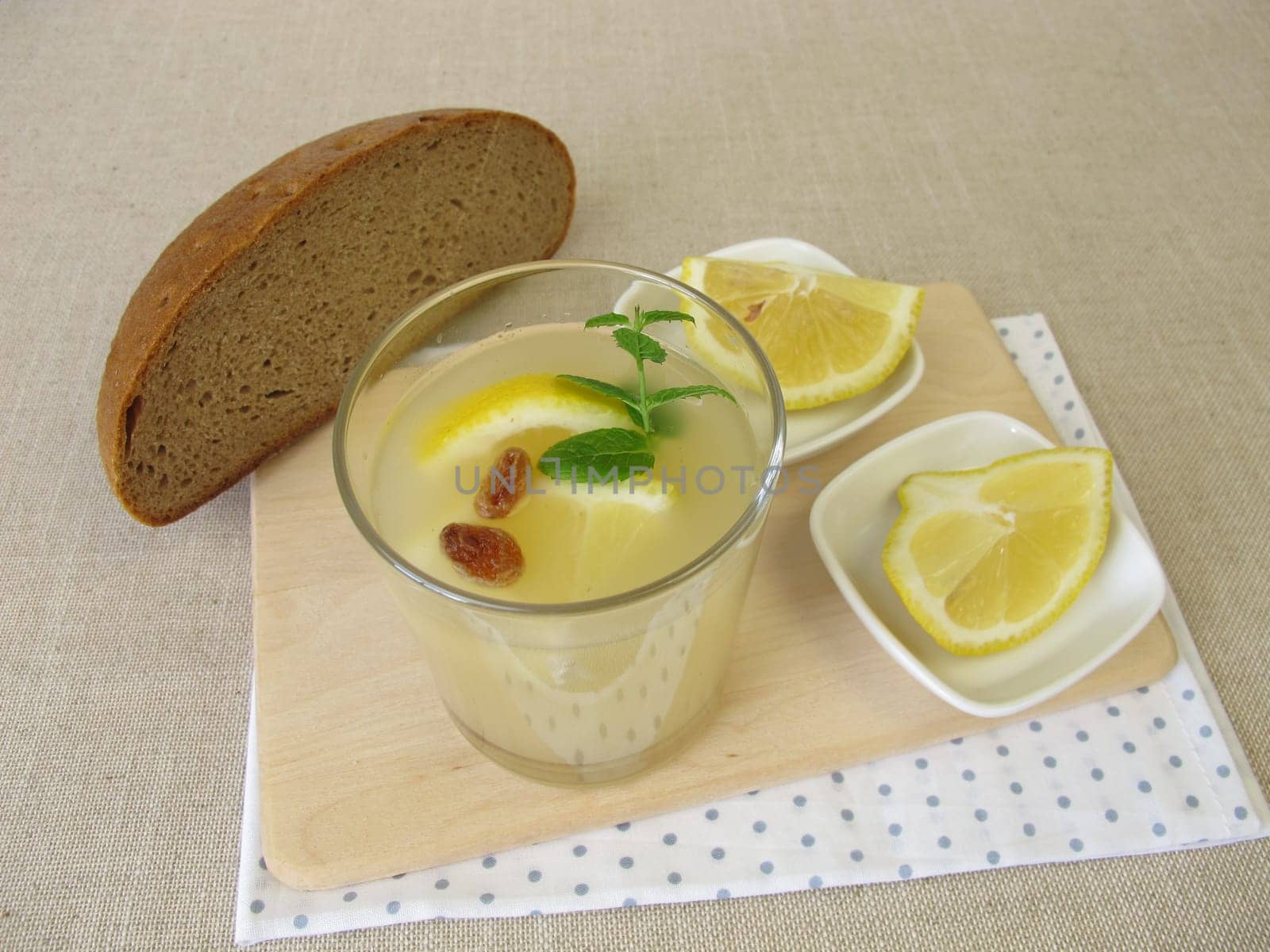 Kvass, homemade bread beer with lemon and mint