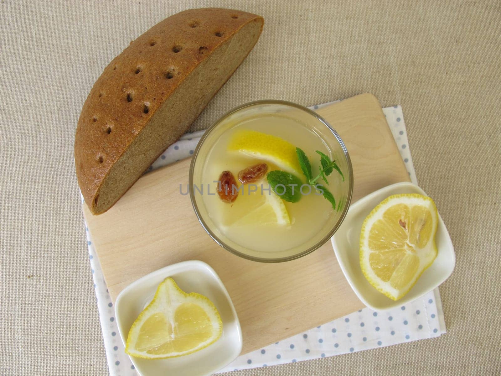 Kvass, homemade bread beer with lemon and mint