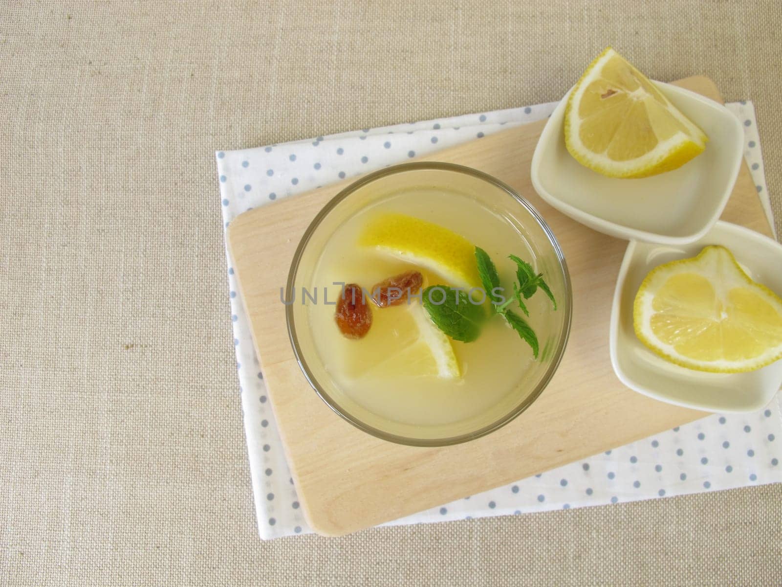 Kvass, homemade bread beer with lemon and mint