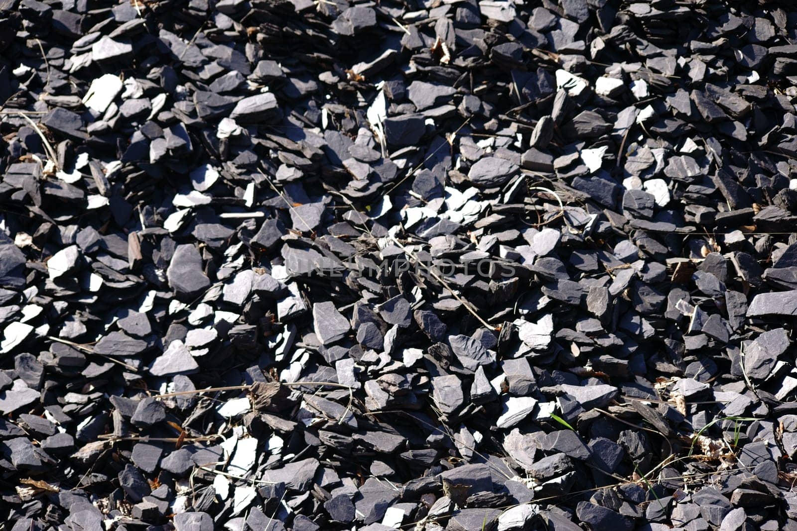 A gravel bed up-coated slate for garden decoration...