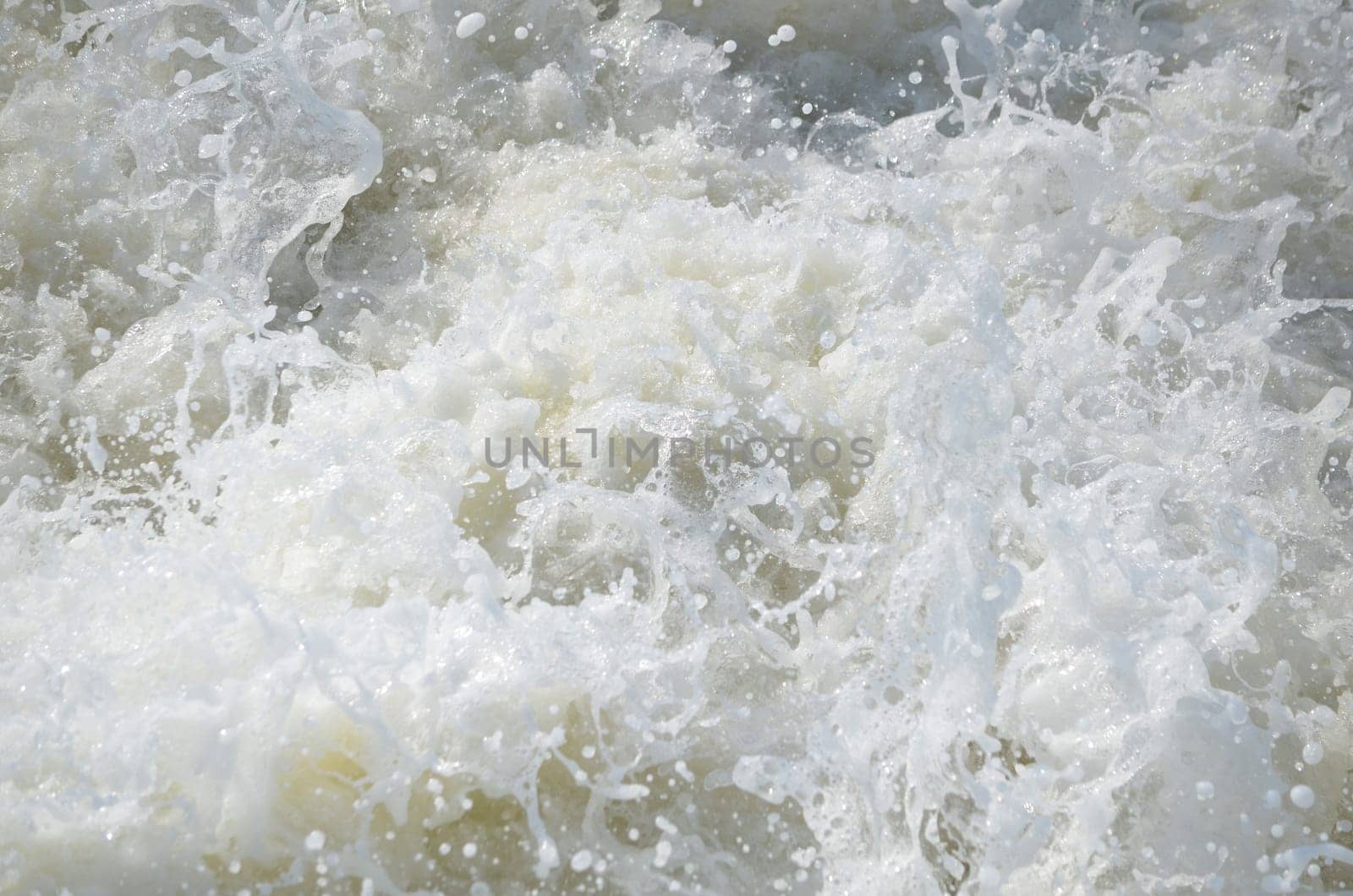 Foaming water and energy
