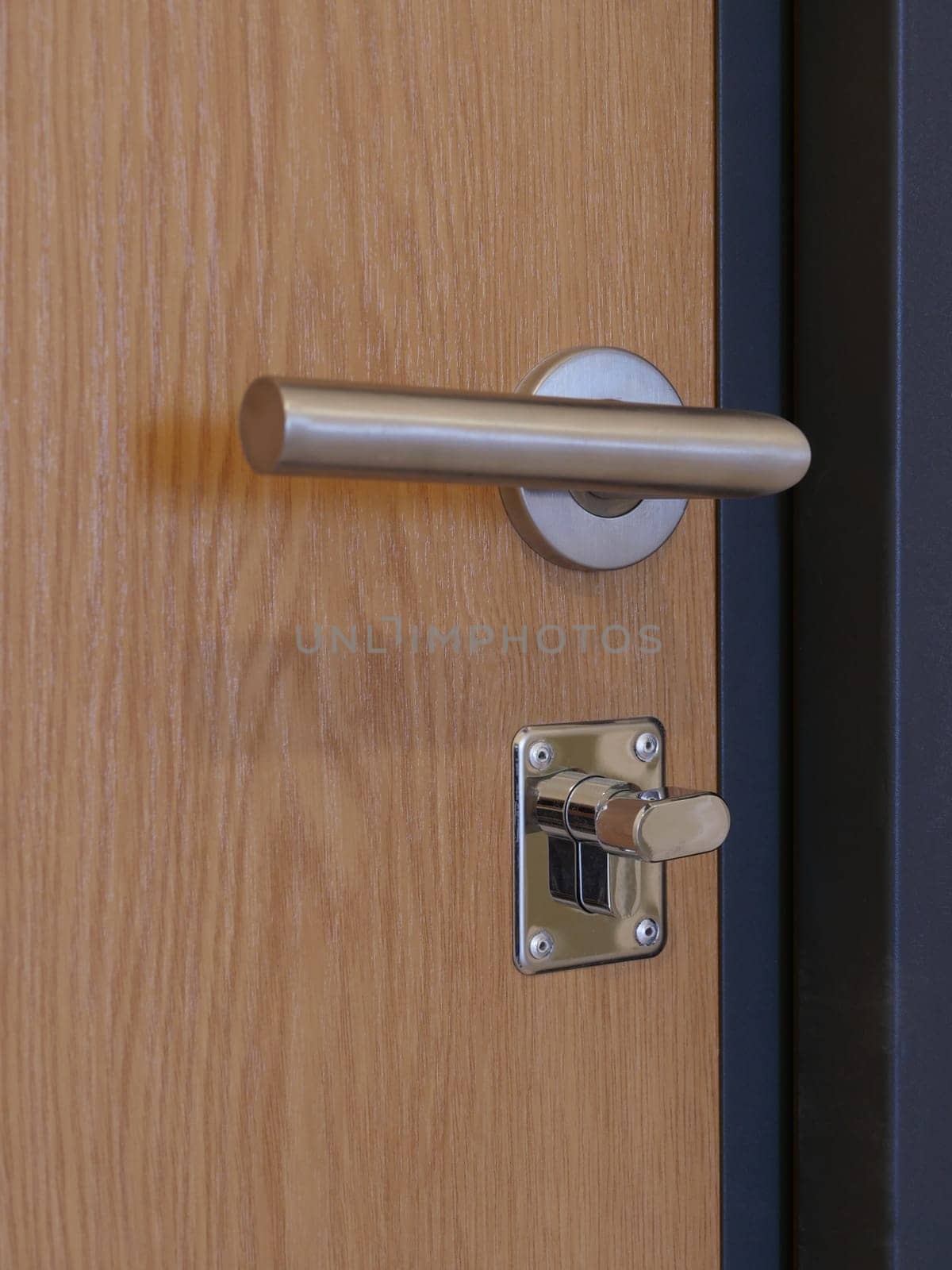 door handle and lock from the inside of the room