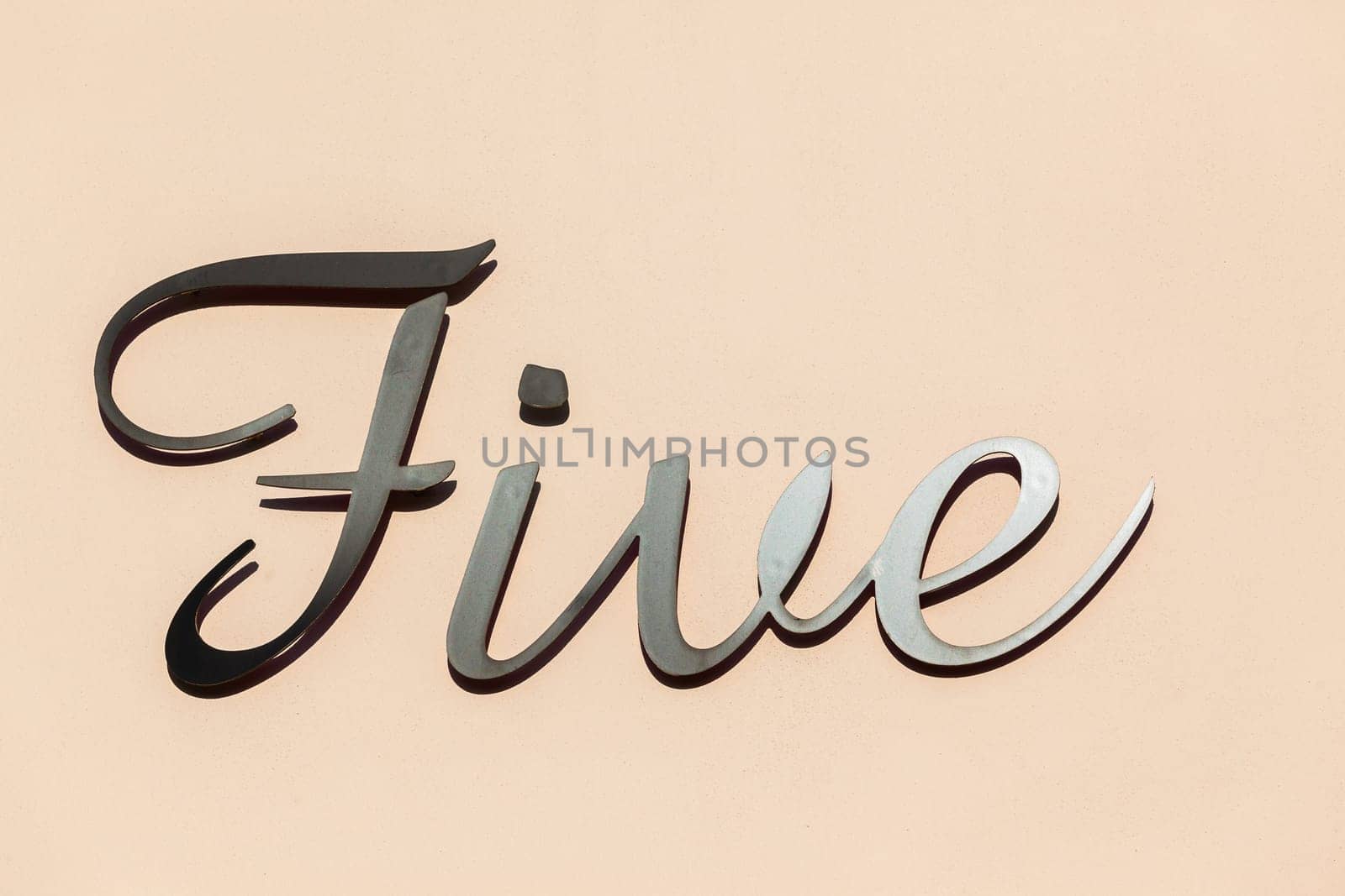 Number five sign metal plate decor