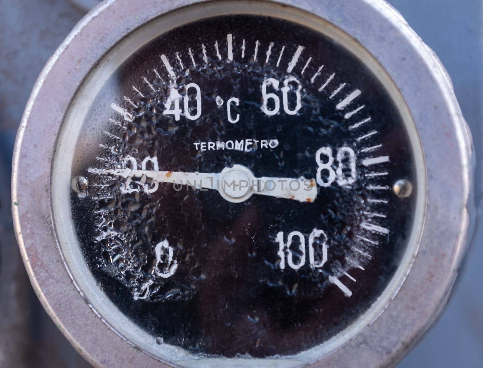 Temperature indicator showing degrees Celsius, symbolically an alteration of the global average temperature and increase in humidity, concept of climate change