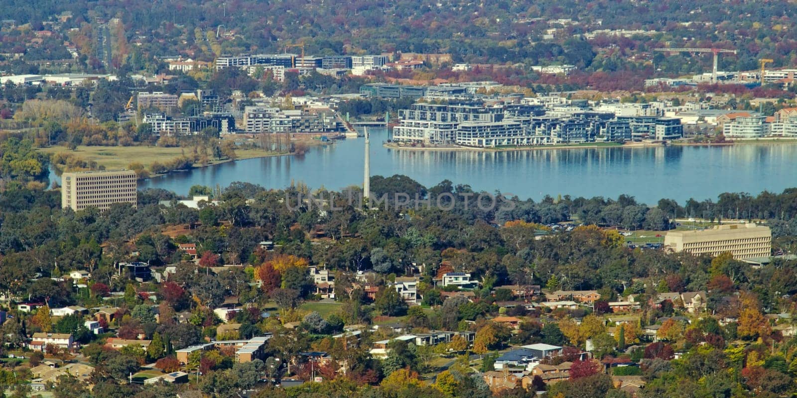A view lake Burley Griffin from Mount Ainslie Lookout