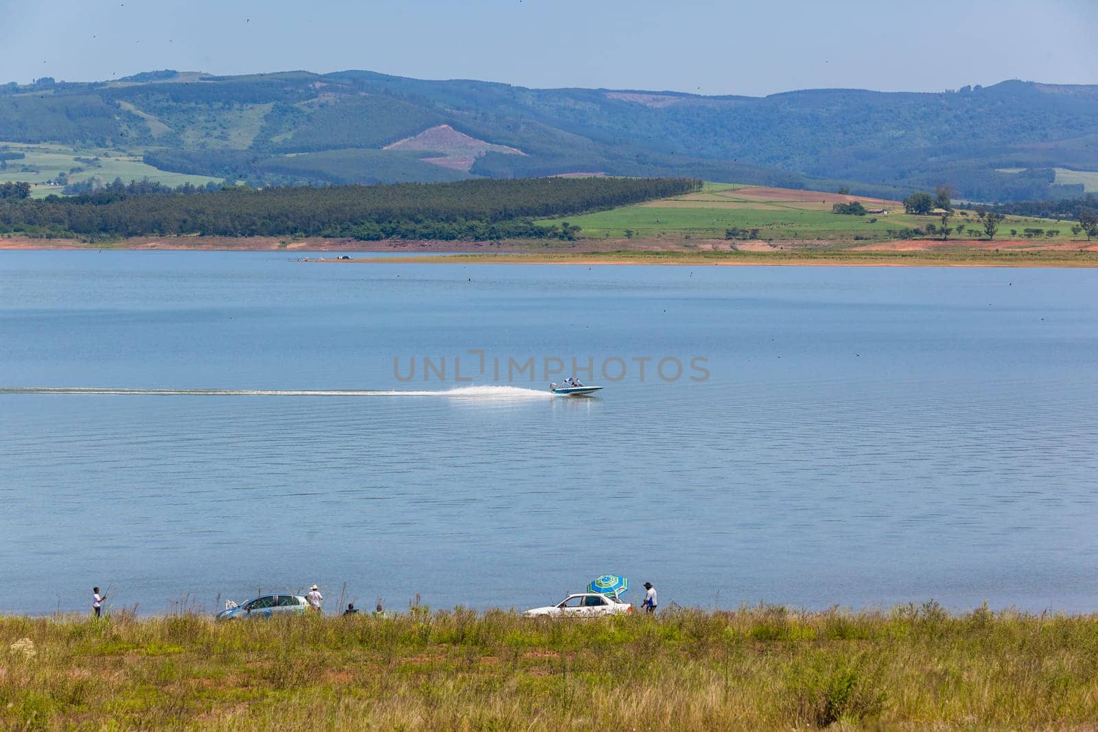 Albert falls dam scenic summer landscape public fishing ski boats camping holidays.