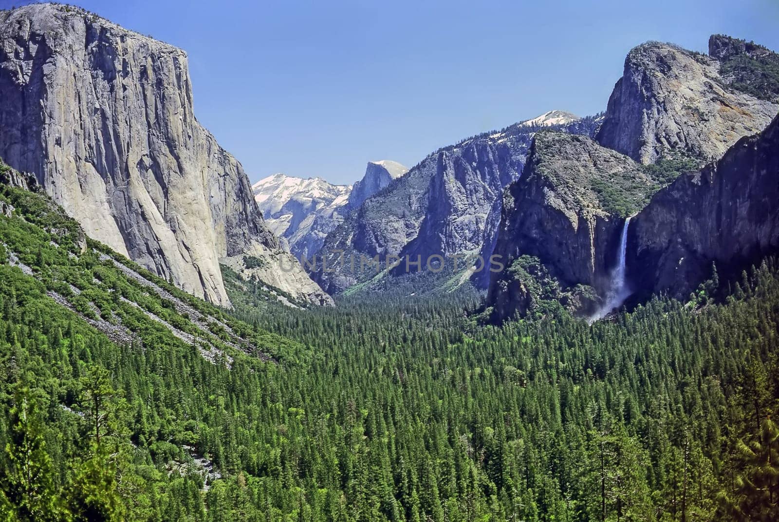 Yosemite Valley with El Capitan and Half Dome