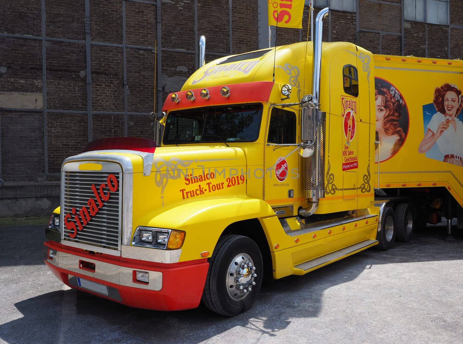 advertising truck
